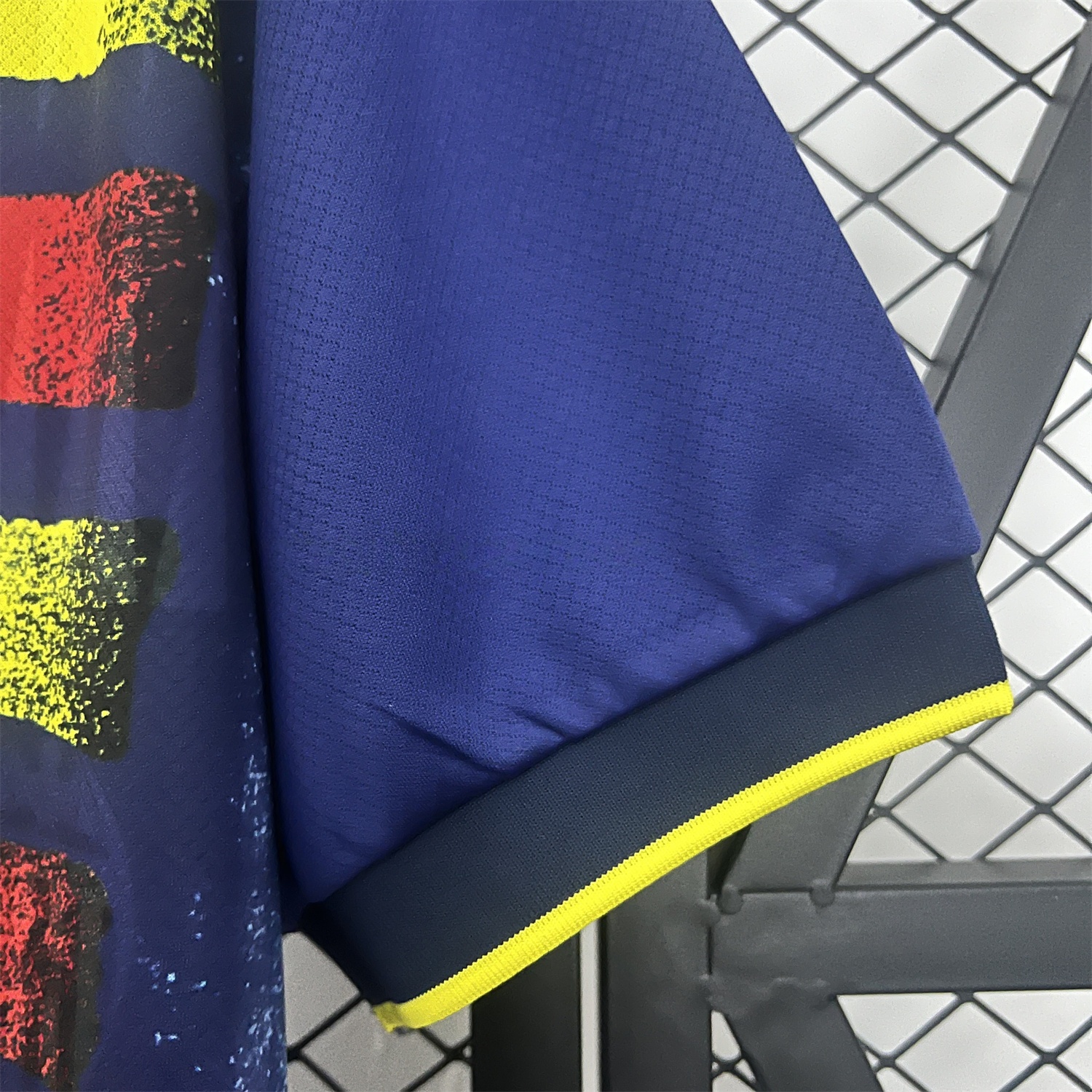 Retro Valencia 1996-97 Away Jersey - UnitedFutballJersey