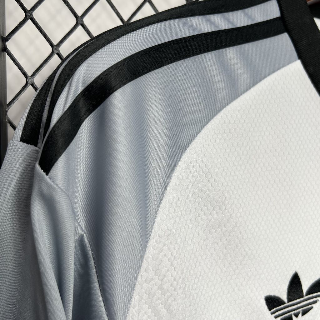Juventus 24-25 White Pre-Match Jersey - Fans Version - UnitedFutballJersey