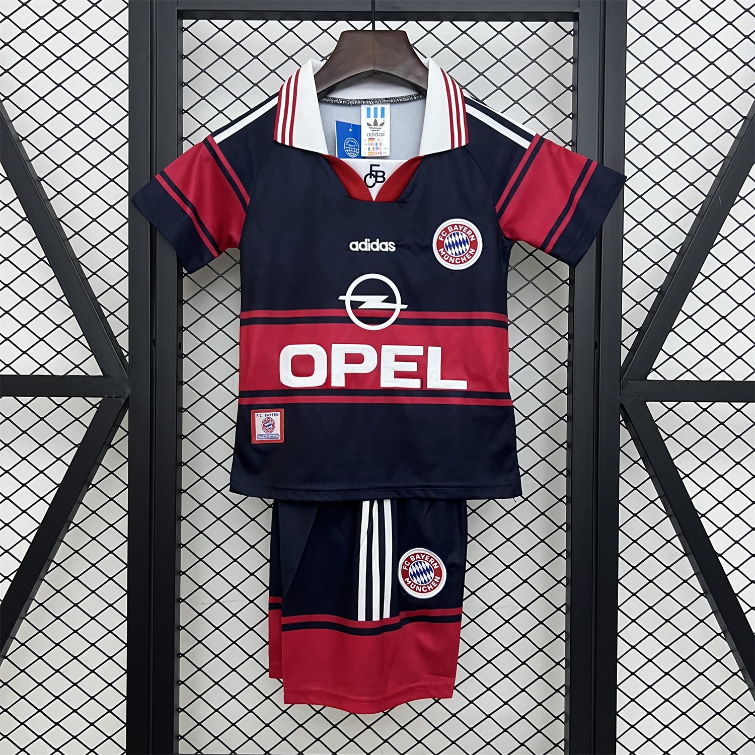 Retro Bayern Munich 1997-99 Home Kids Kit - UnitedFutballJersey