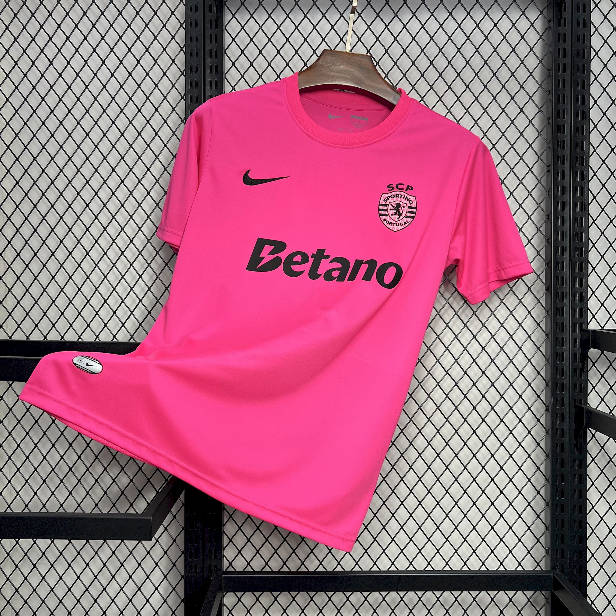Sporting CP Portugal 24-25 Pink October Jersey - Fans Version - UnitedFutballJersey