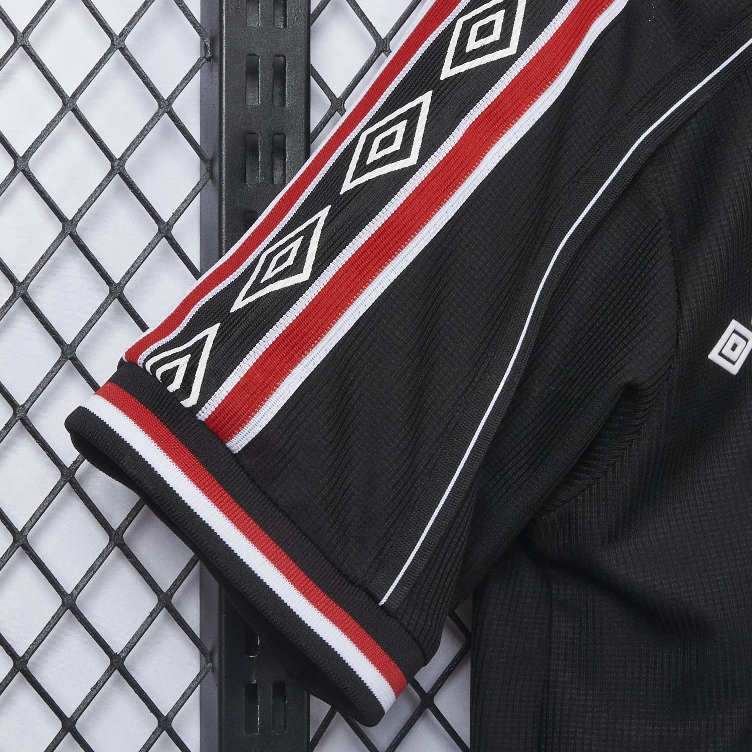Retro Manchester United 1998-99 Black Jersey - UnitedFutballJersey