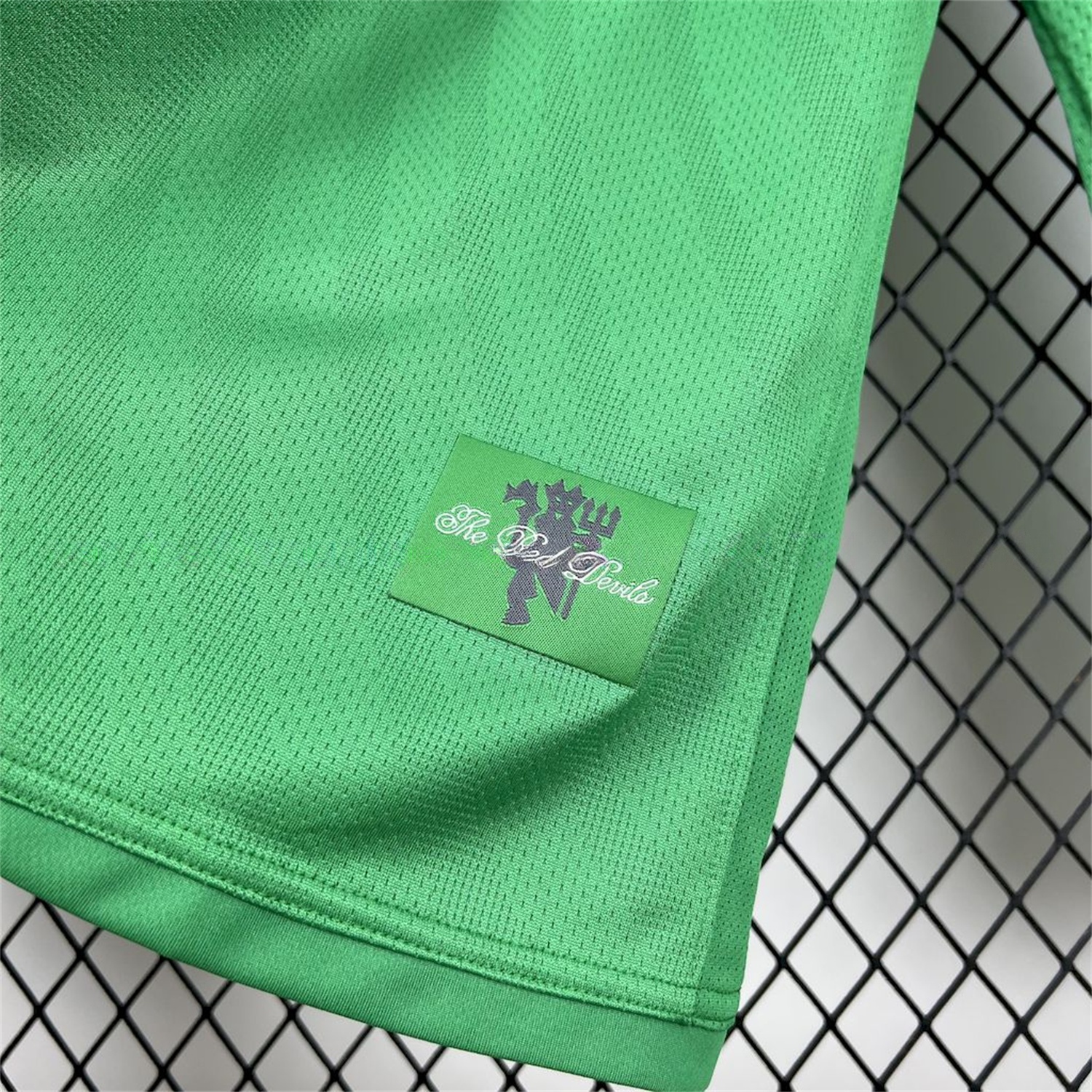 Retro Manchester United 2007-08 Green Goalkeeper Long Sleeves Jersey - UnitedFutballJersey