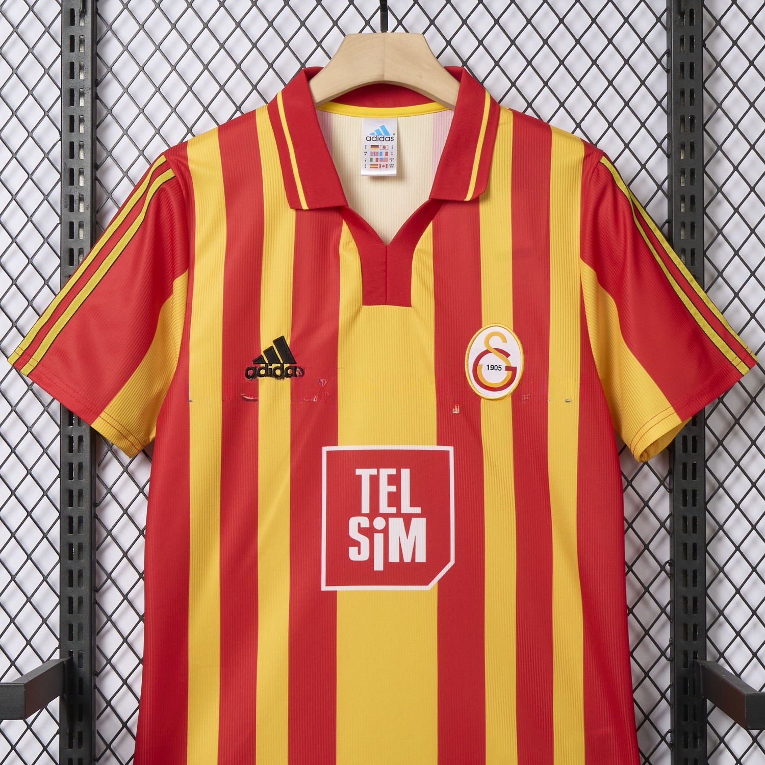 Retro Galatasaray 2000-01 Home Jersey - UnitedFutballJersey