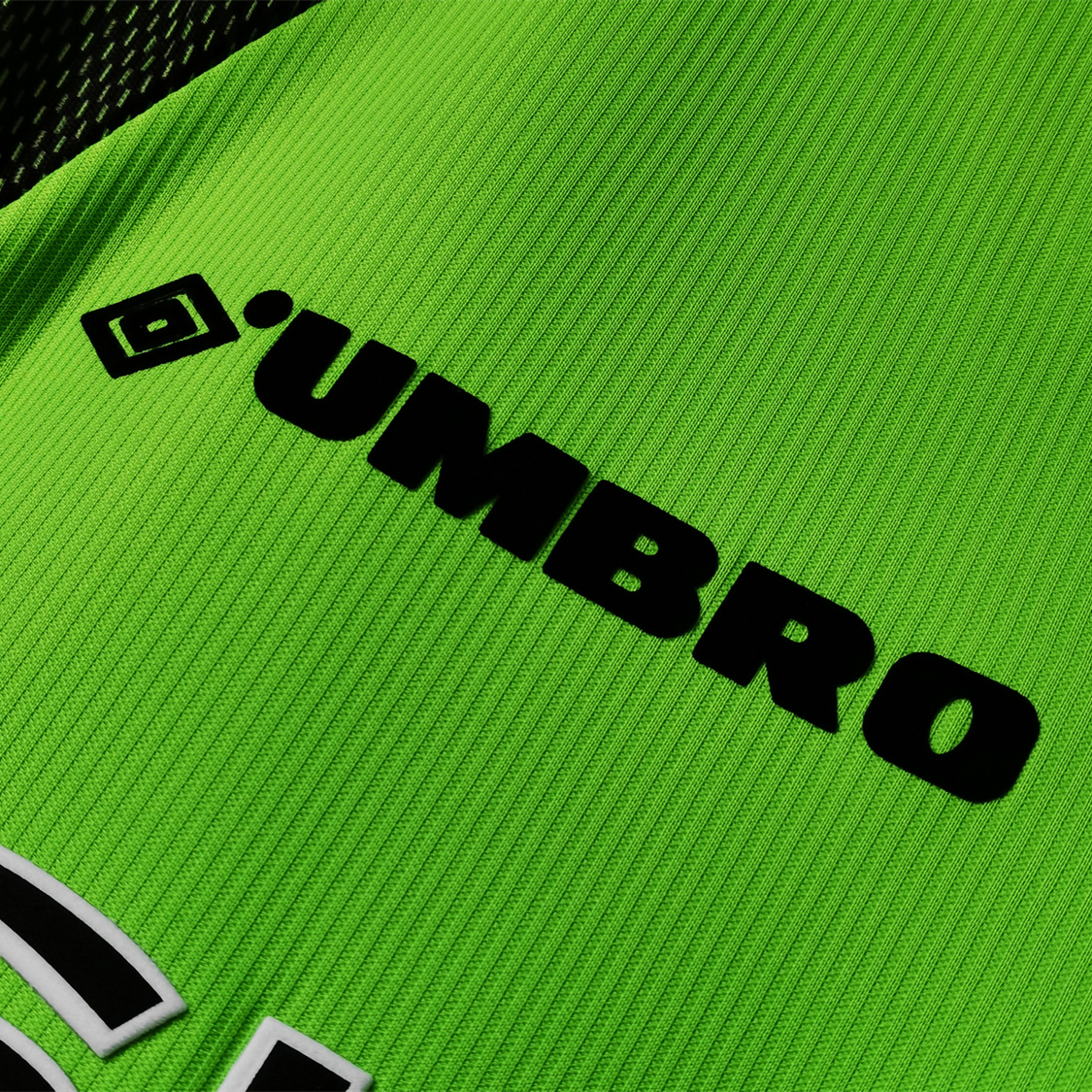 Retro Manchester United 98-99 Green Goalkeeper Long Sleeve Jersey - UnitedFutballJersey