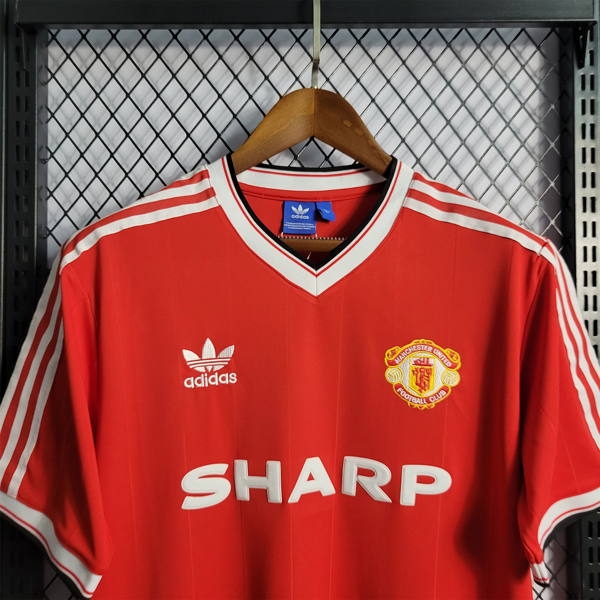 Manchester United Retro 83-84 Home Stadium Jersey - UnitedFutballJersey
