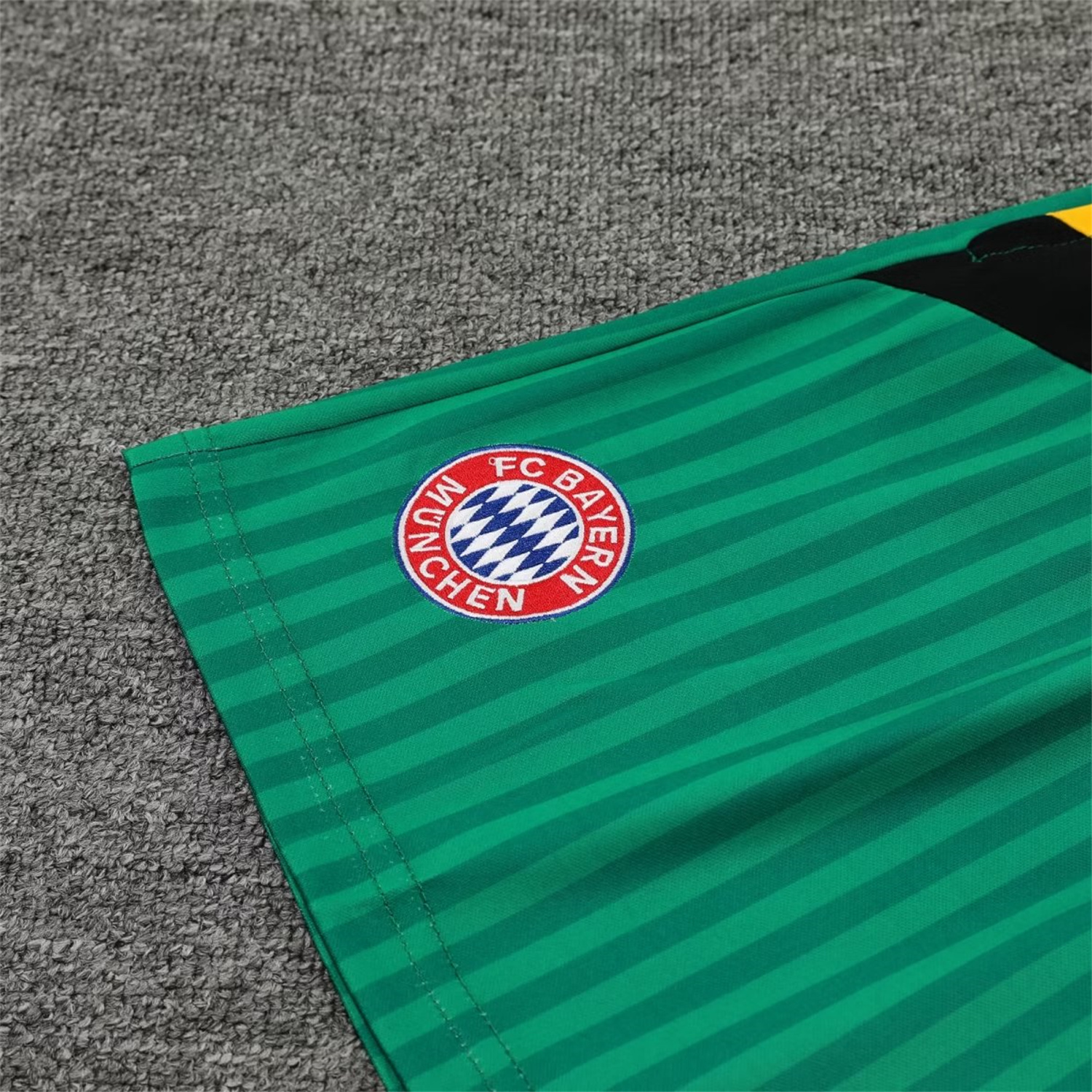 Bayern Munich 23-24 Yellow Green Training Vest Suit - UnitedFutballJersey