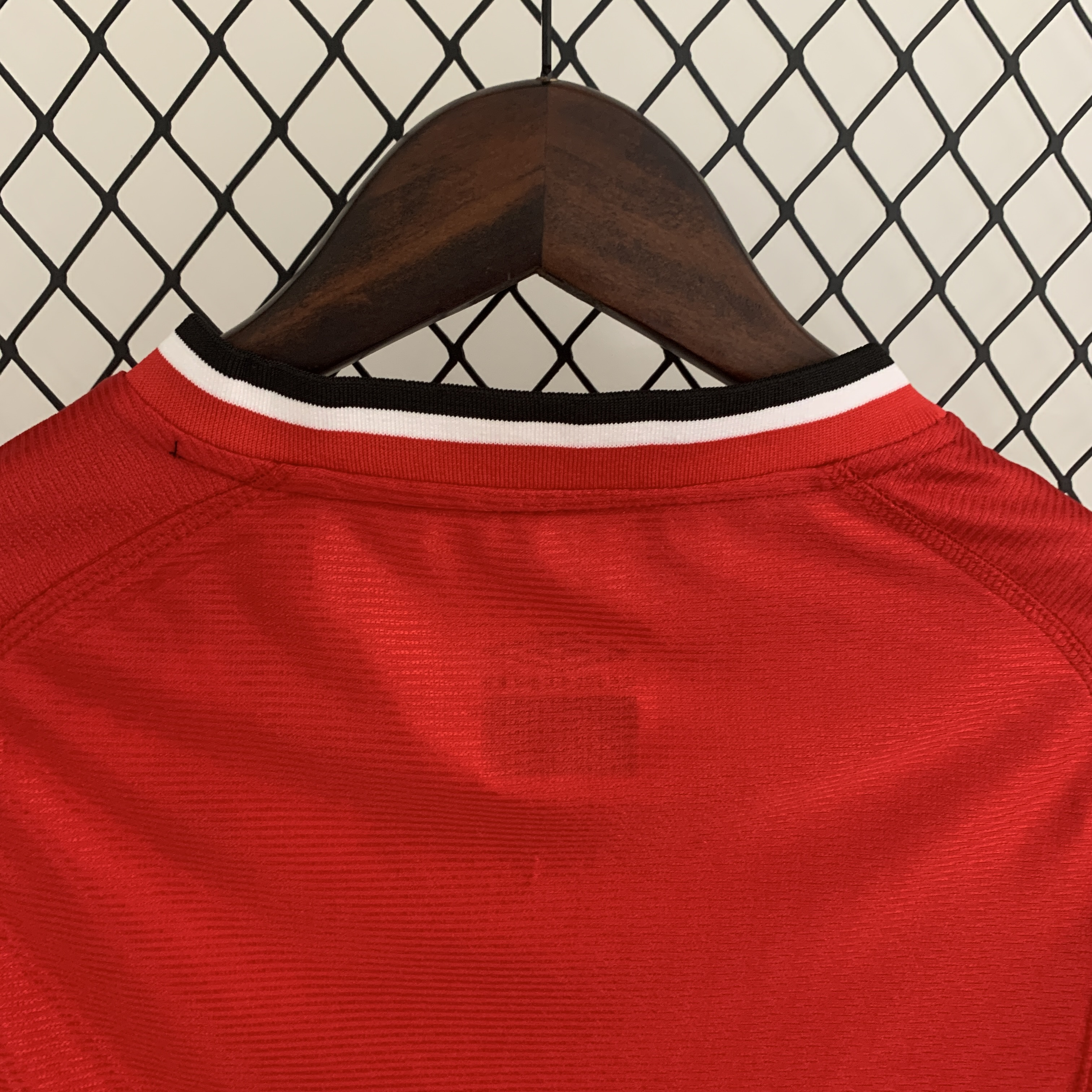 Retro Manchester United 03-04 Home Stadium Jersey - UnitedFutballJersey