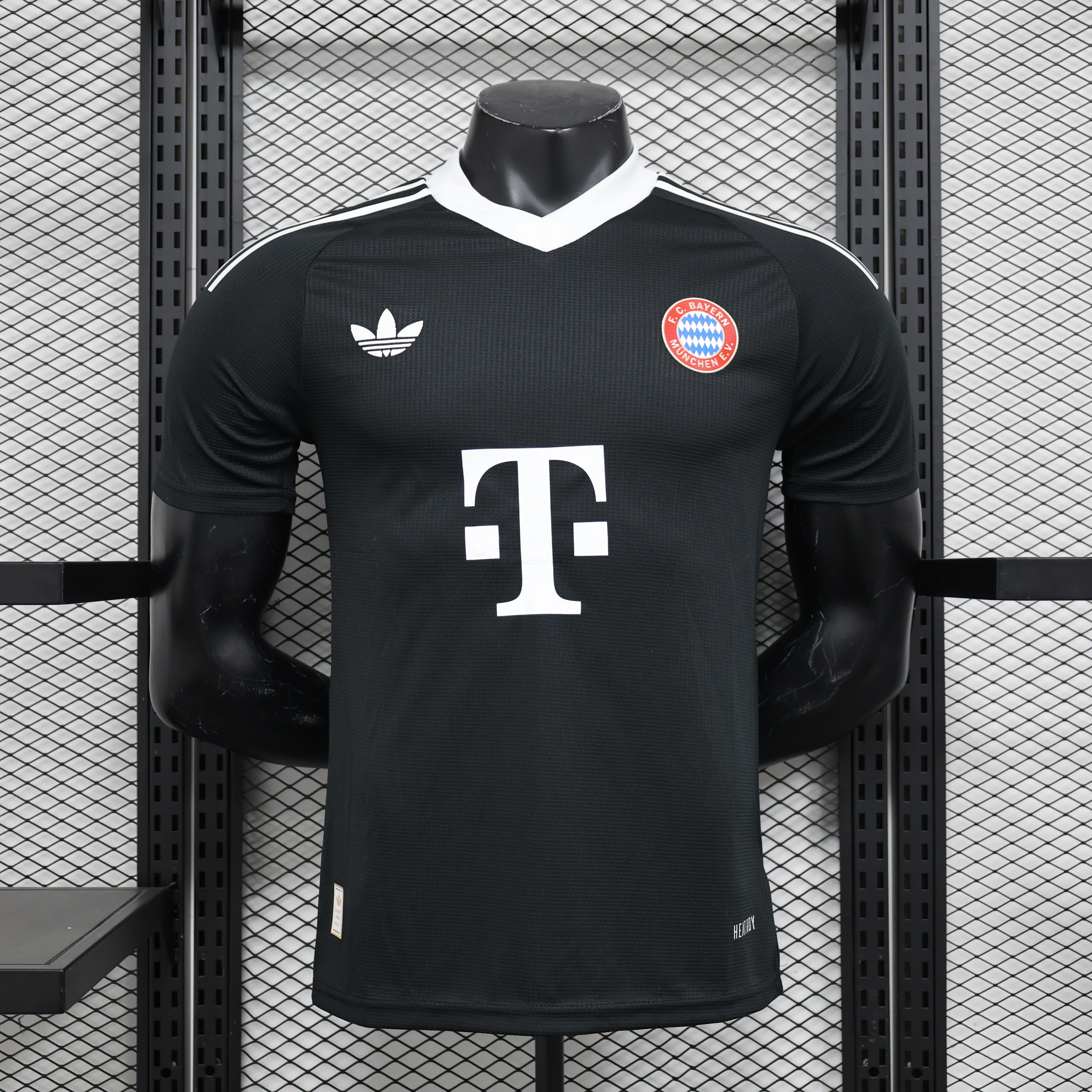 Bayern Munich 24-25 Third Goalkeeper Black Jersey - Player Version - UnitedFutballJersey