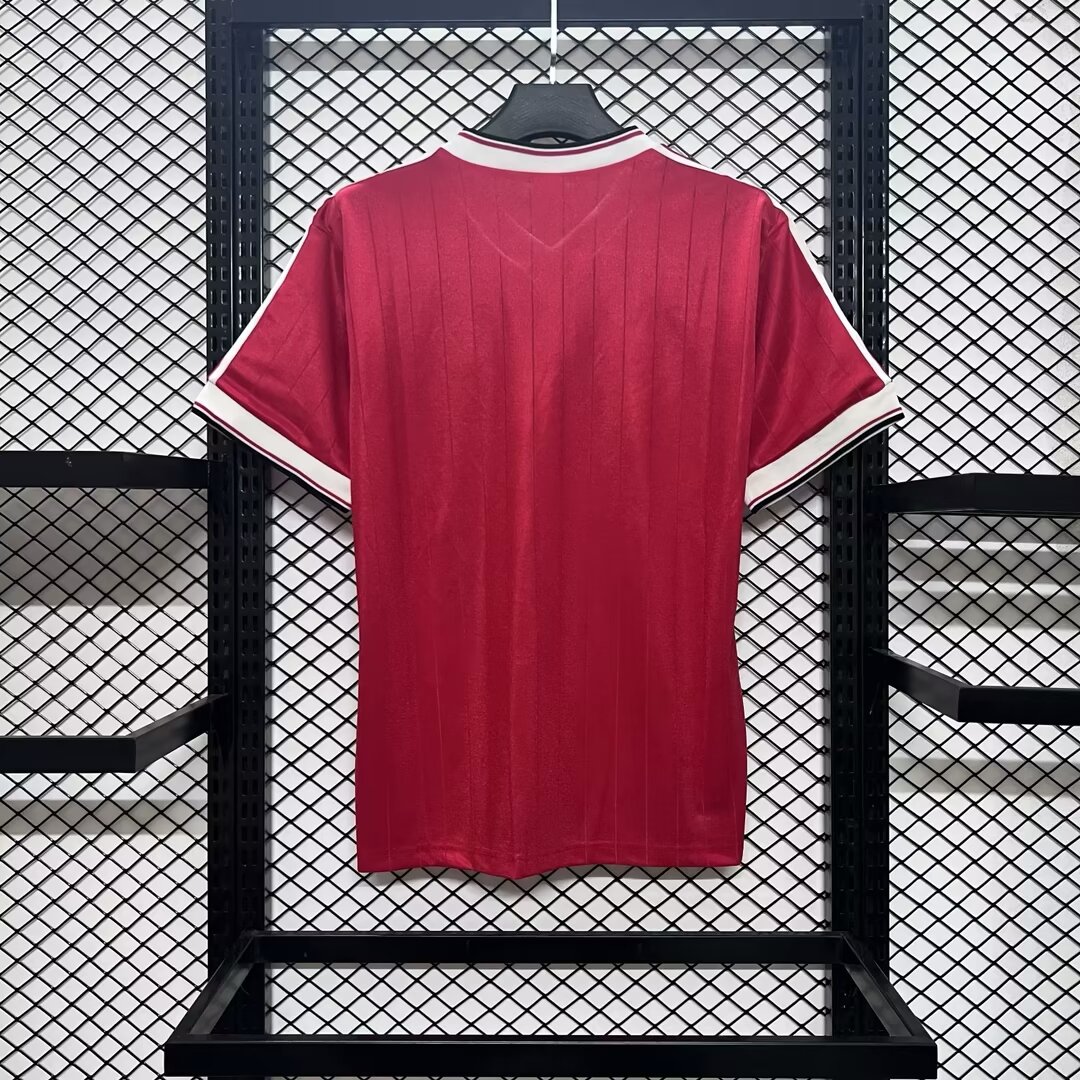 Manchester United Retro 82-83 Home Stadium Jersey - UnitedFutballJersey