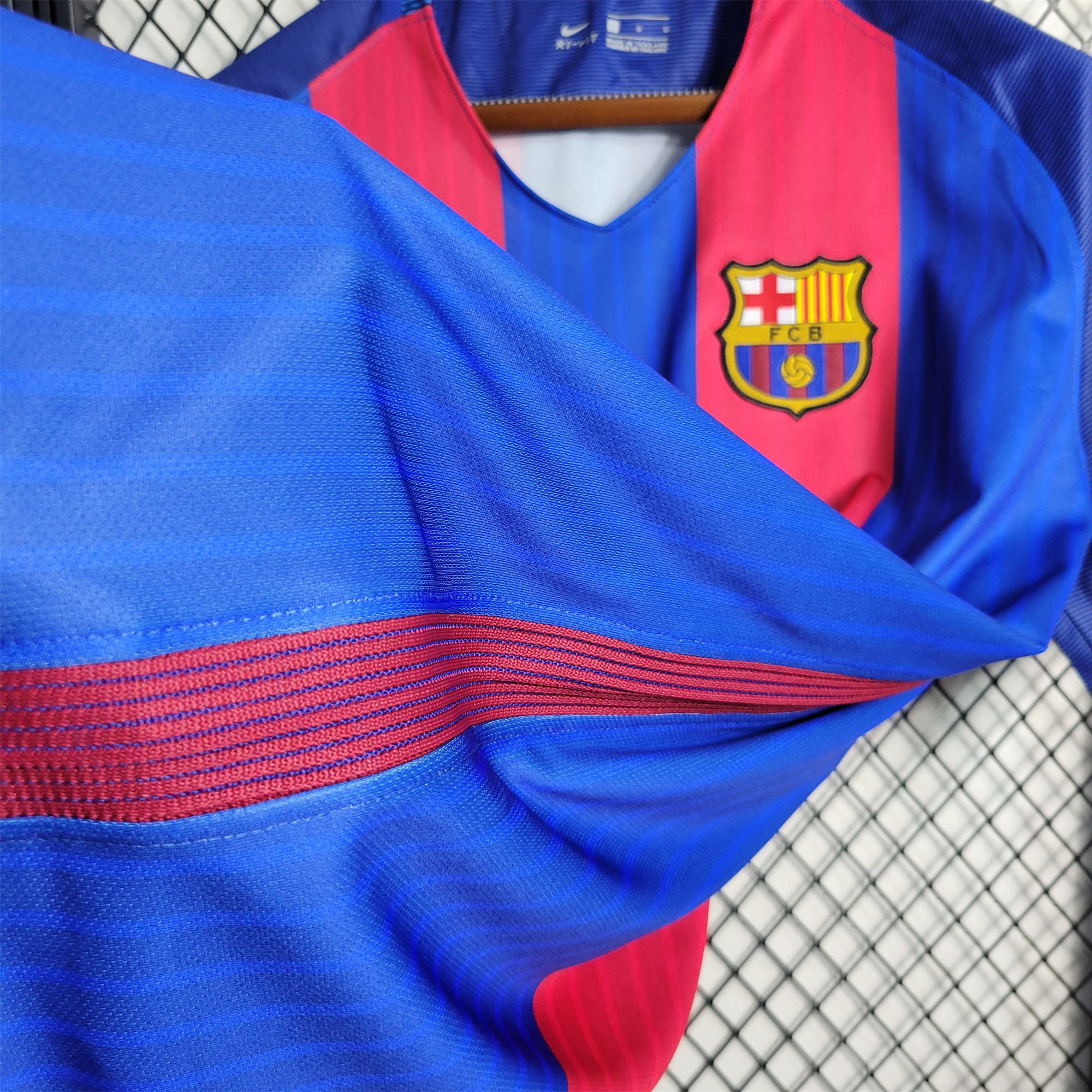 B.A.R.S.A Retro 16-17 Home Stadium Jersey - UnitedFutballJersey