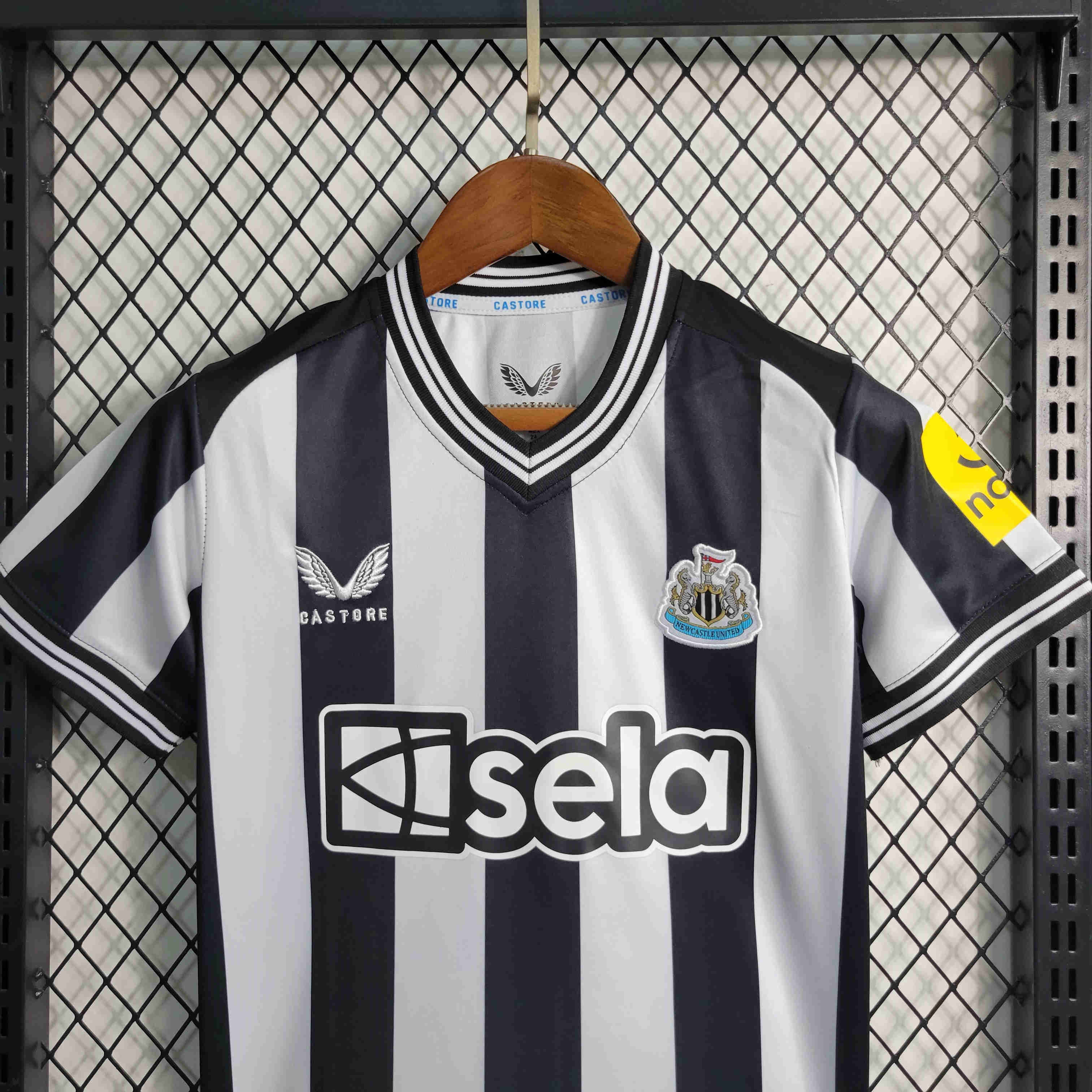 Newcastle United 23-24 Home Kids Kit - UnitedFutballJersey