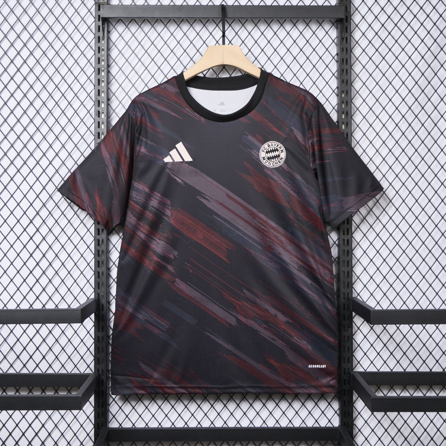 Bayern Munich 25-26 Black & Red Stripe Training Jersey - Fans Version - UnitedFutballJersey