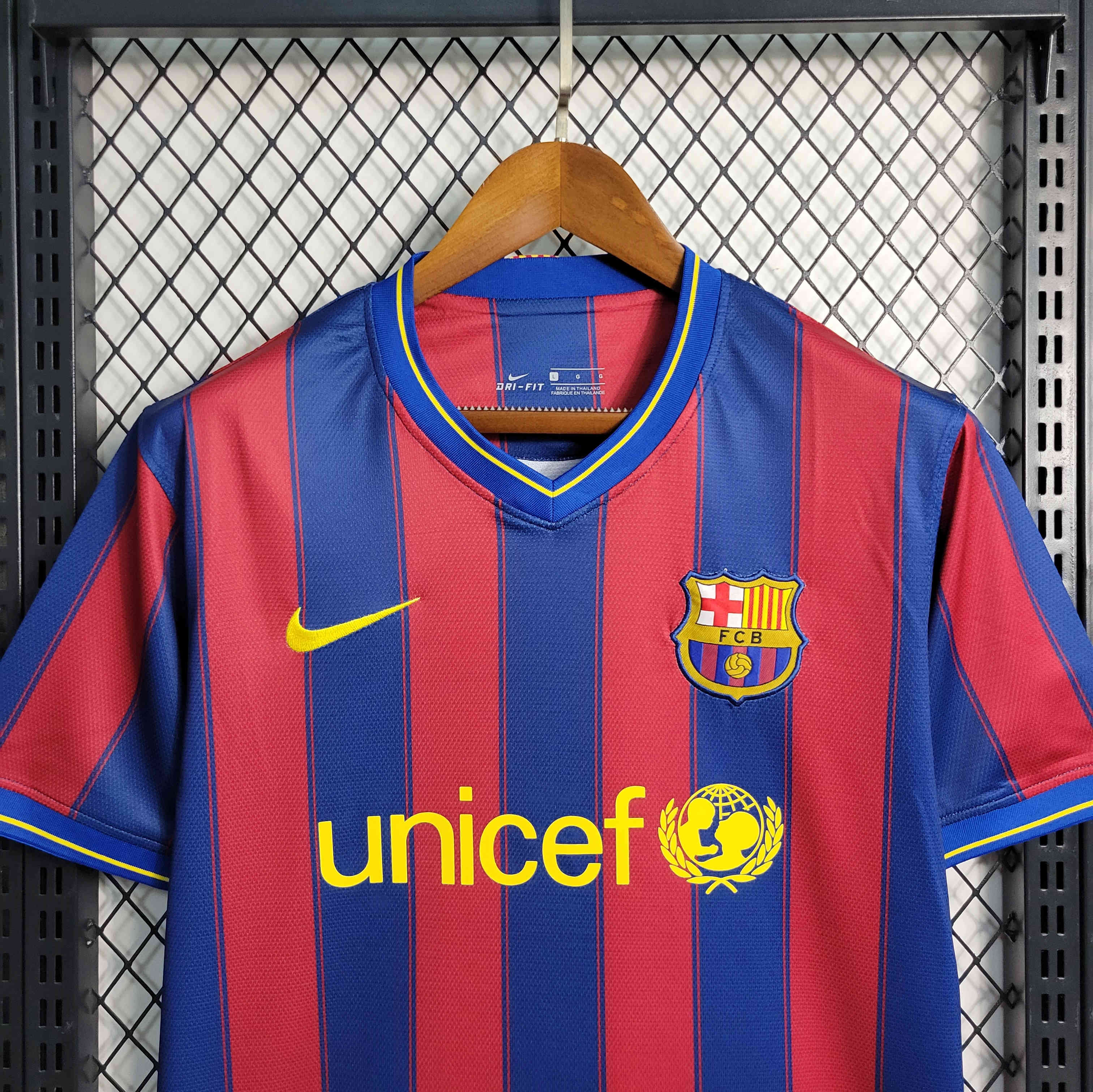 B.A.R.S.A Retro 09-10 Home Stadium Jersey - UnitedFutballJersey