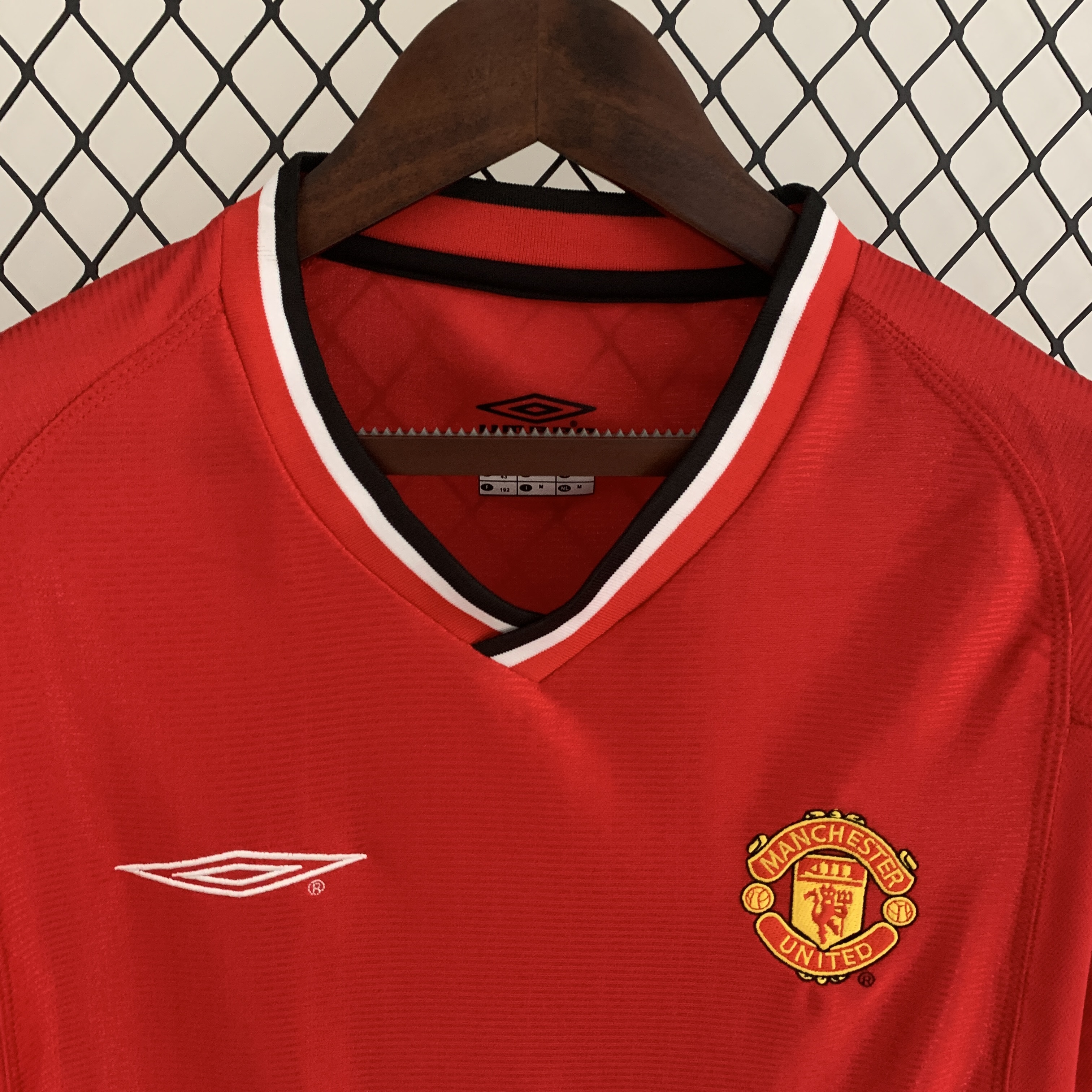Manchester United Retro 03-04 Home Stadium Jersey - UnitedFutballJersey