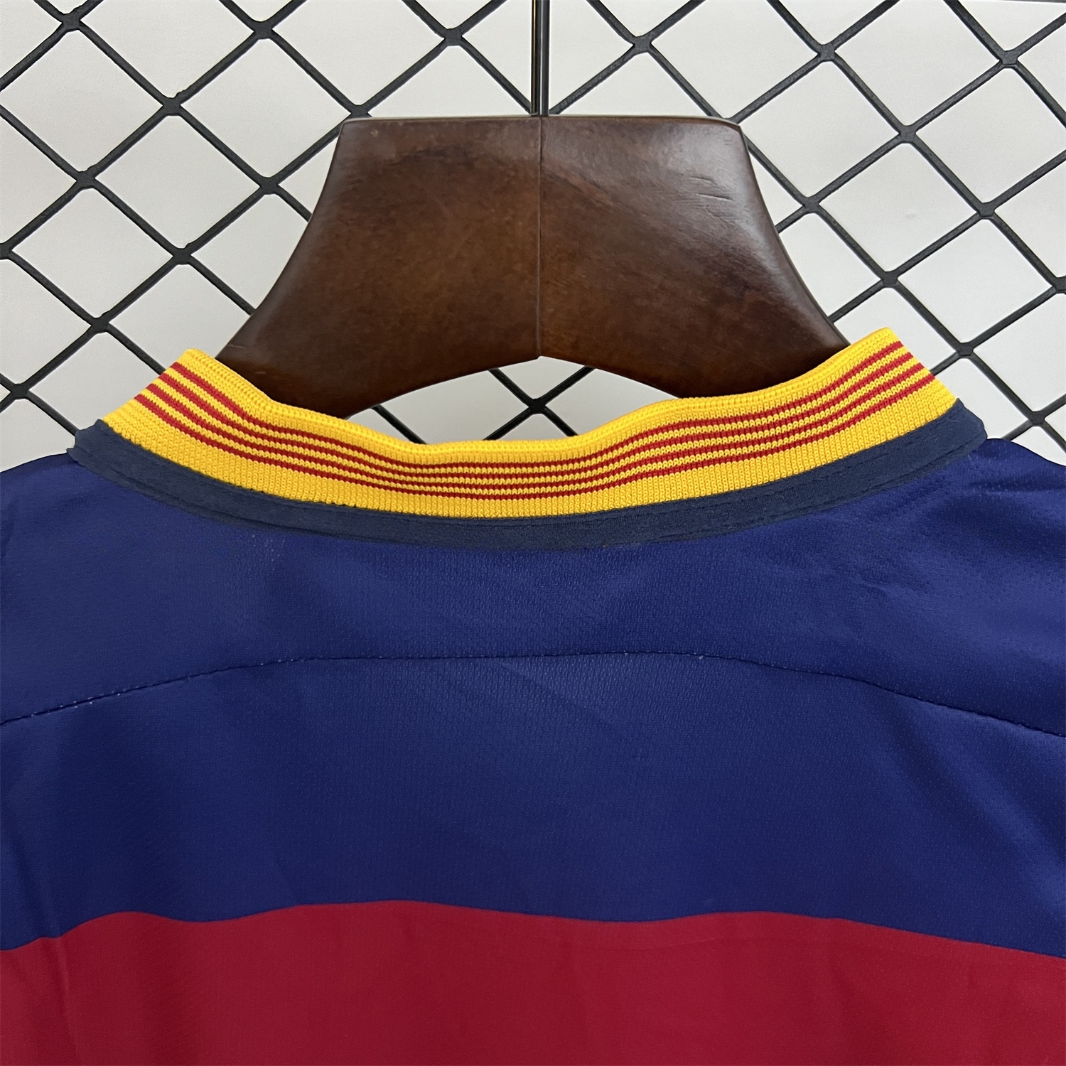 Retro Barcelona 2015-16 Home Kids Kit - UnitedFutballJersey