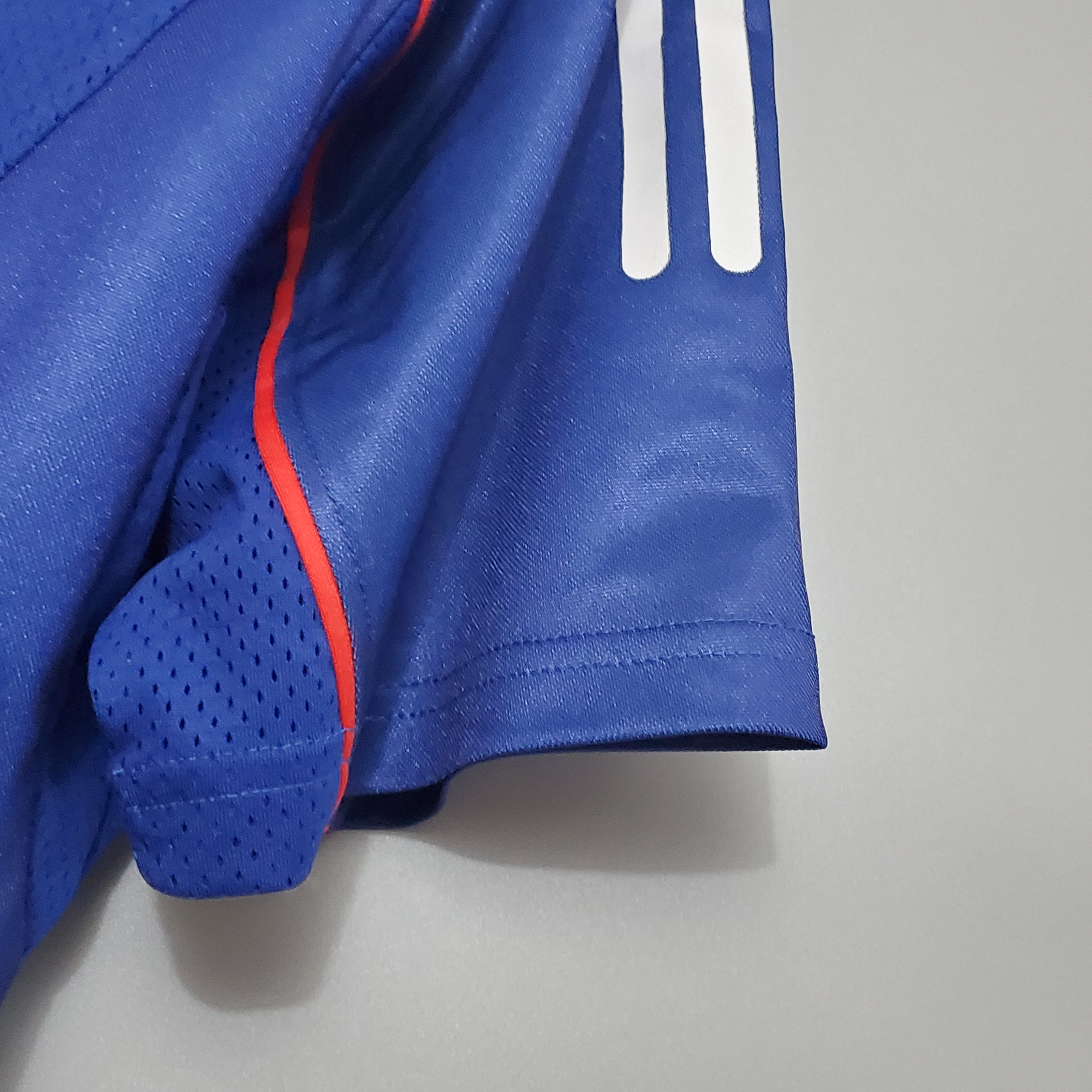Retro Japan 2002 Home Stadium Jersey - UnitedFutballJersey