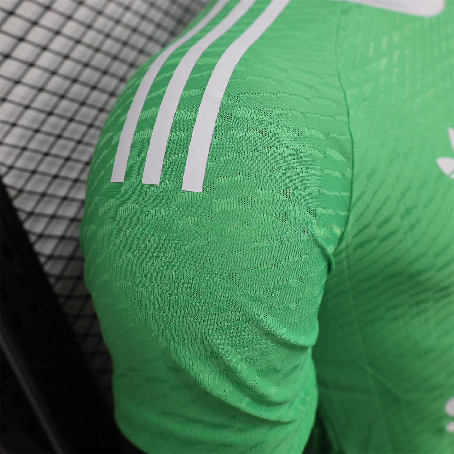 Manchester United 25-26 Trefoil Green Goalkeeper Jersey - Player Version - UnitedFutballJersey
