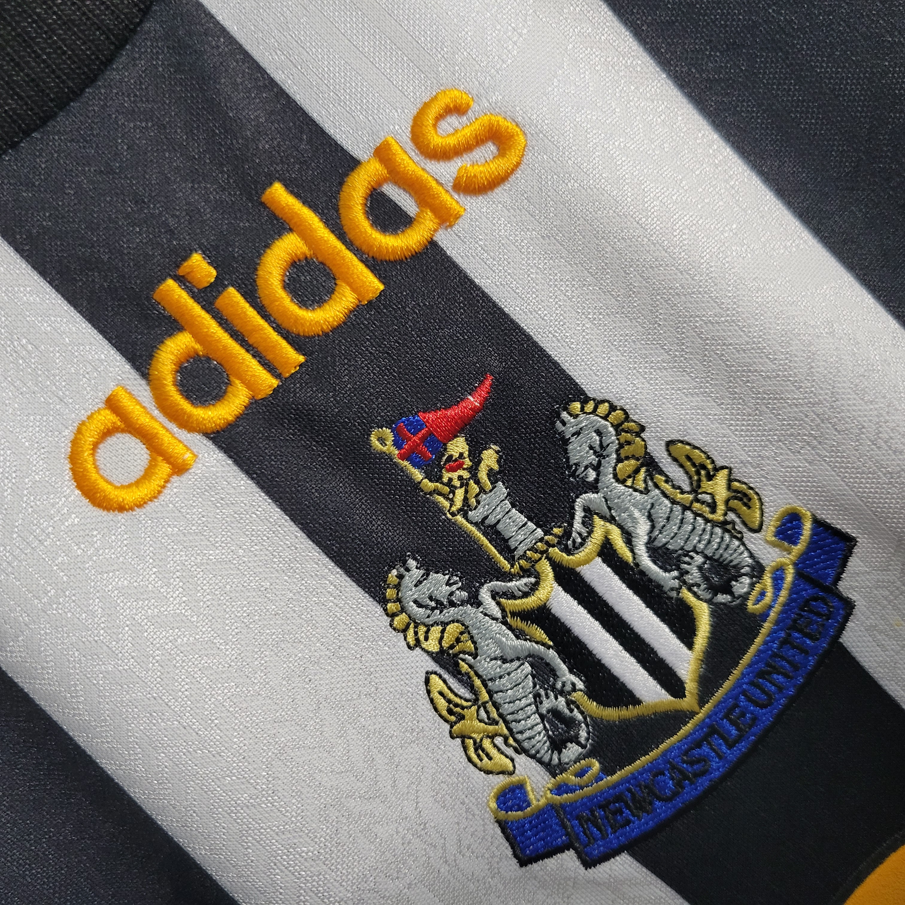 Retro Newcastle United 1995-97 Home Stadium Long Sleeve Jersey - UnitedFutballJersey