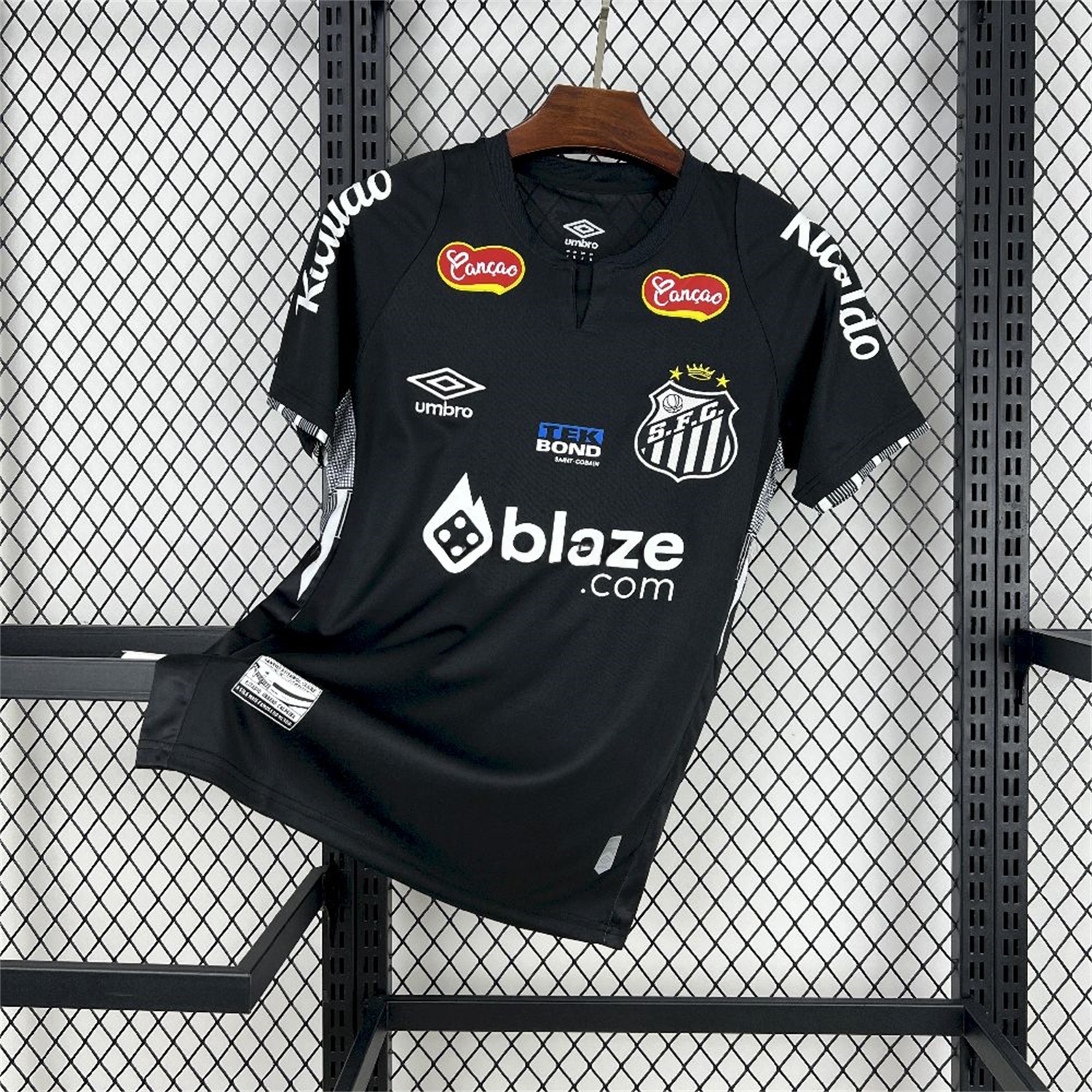 Santos 25-26 Black Goalkeeper Jersey with Sponsors - Fans Version - UnitedFutballJersey