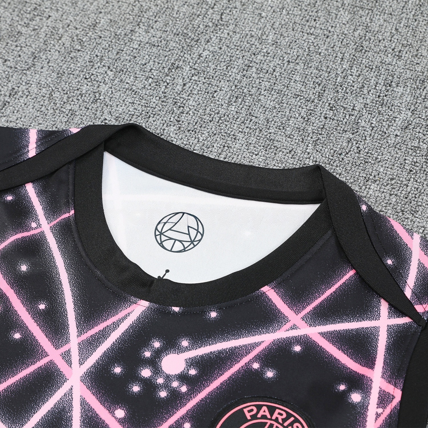 Paris Saint-Germain PSG 25-26 Vest Training Set - Pink Fluorescent Rays Black Vest & Black Shorts - UnitedFutballJersey