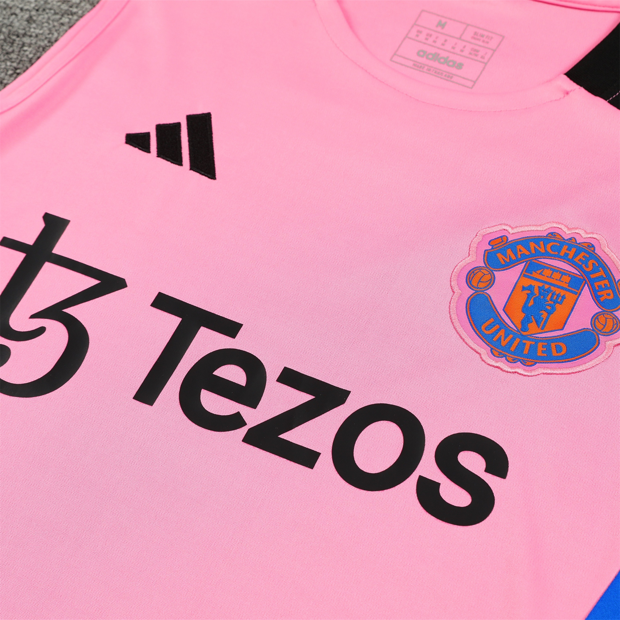 Manchester United 24-25 Vest Training Set - Pink Vest & Black Shorts - UnitedFutballJersey