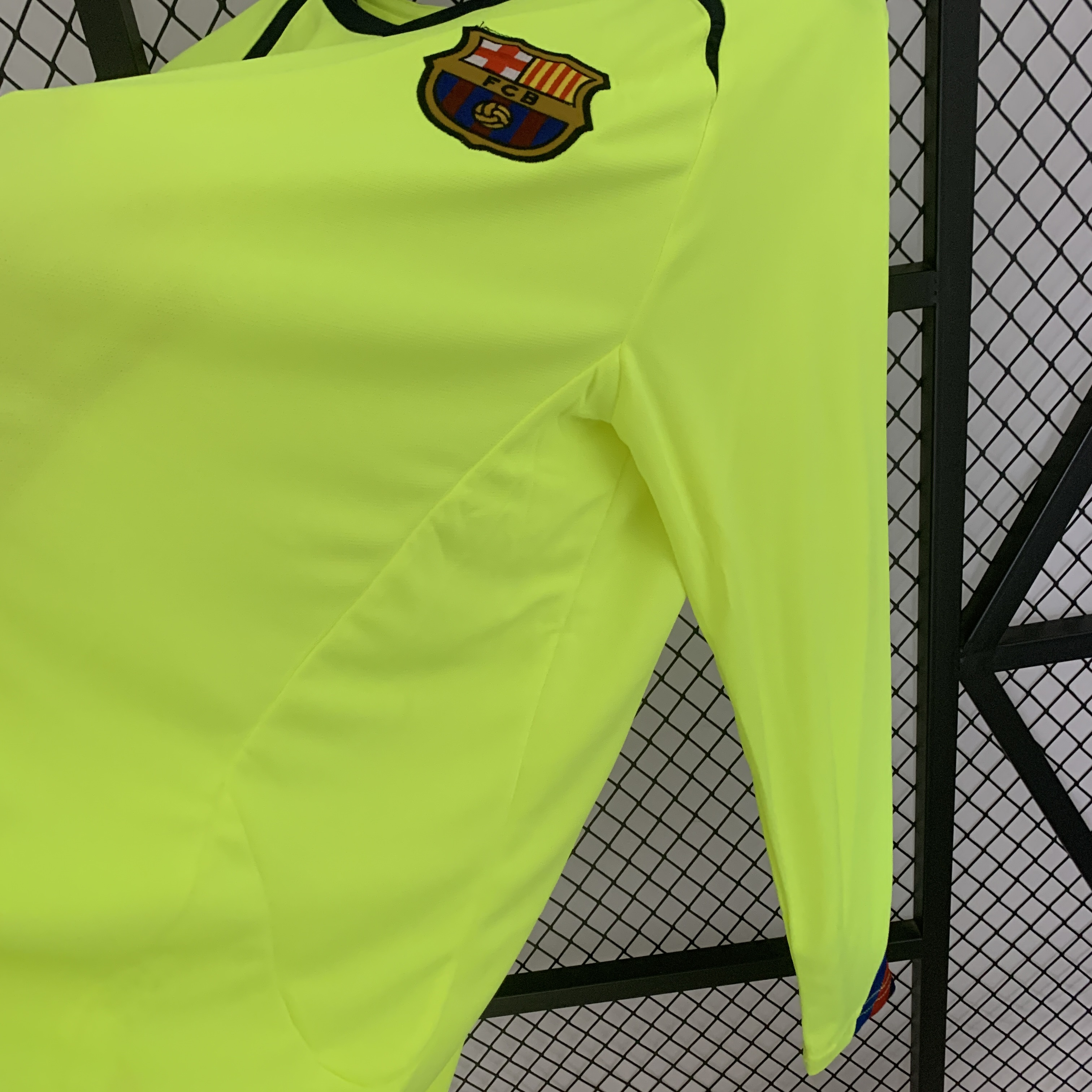 Retro Barcelona 05-06 Away Stadium Long Sleeve Jersey - UnitedFutballJersey