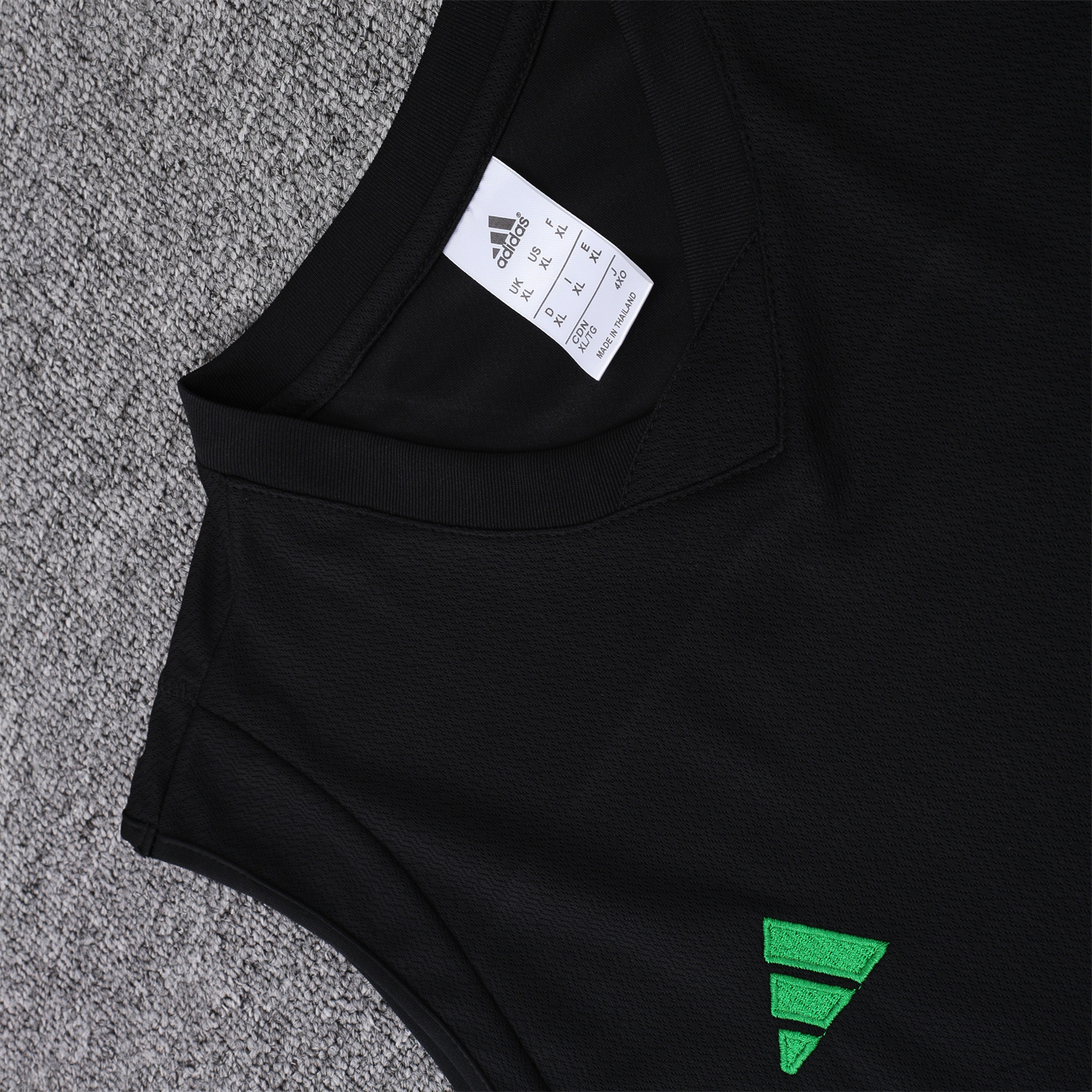 23-24 Bayern Munich Black Training Vest Suit - UnitedFutballJersey