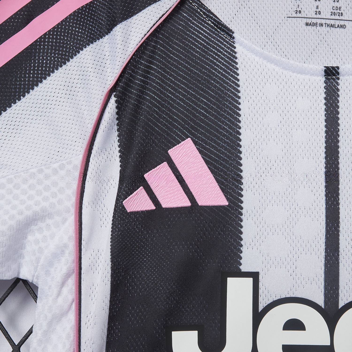 Juventus 25-26 Home Kids Kit - Player Version - UnitedFutballJersey