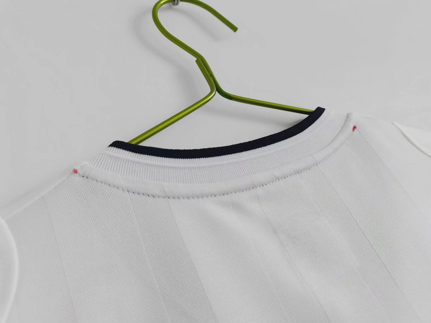 Retro England 2002 Home Stadium Jersey - UnitedFutballJersey