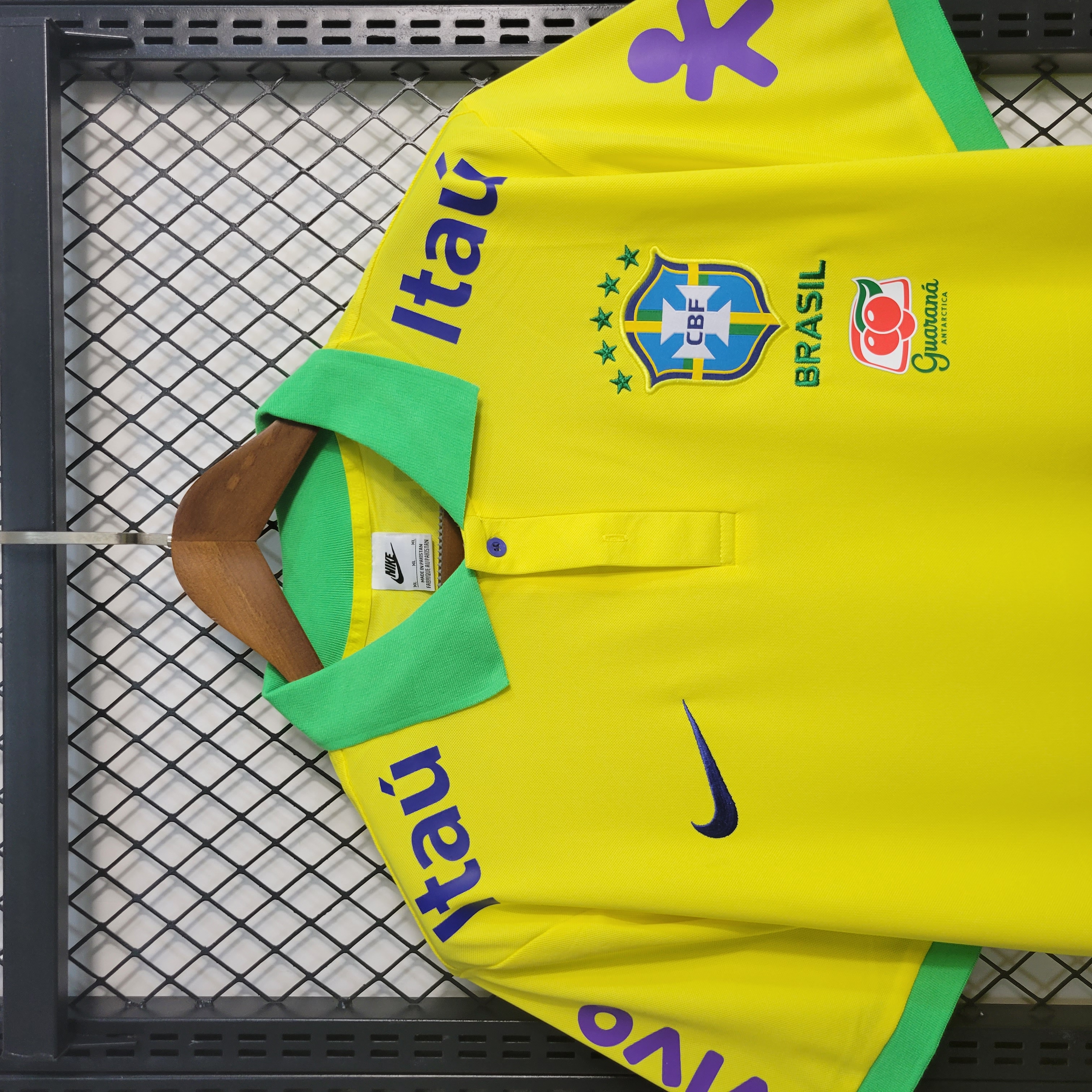 Retro Brazil 2022 Yellow Training Jersey - UnitedFutballJersey