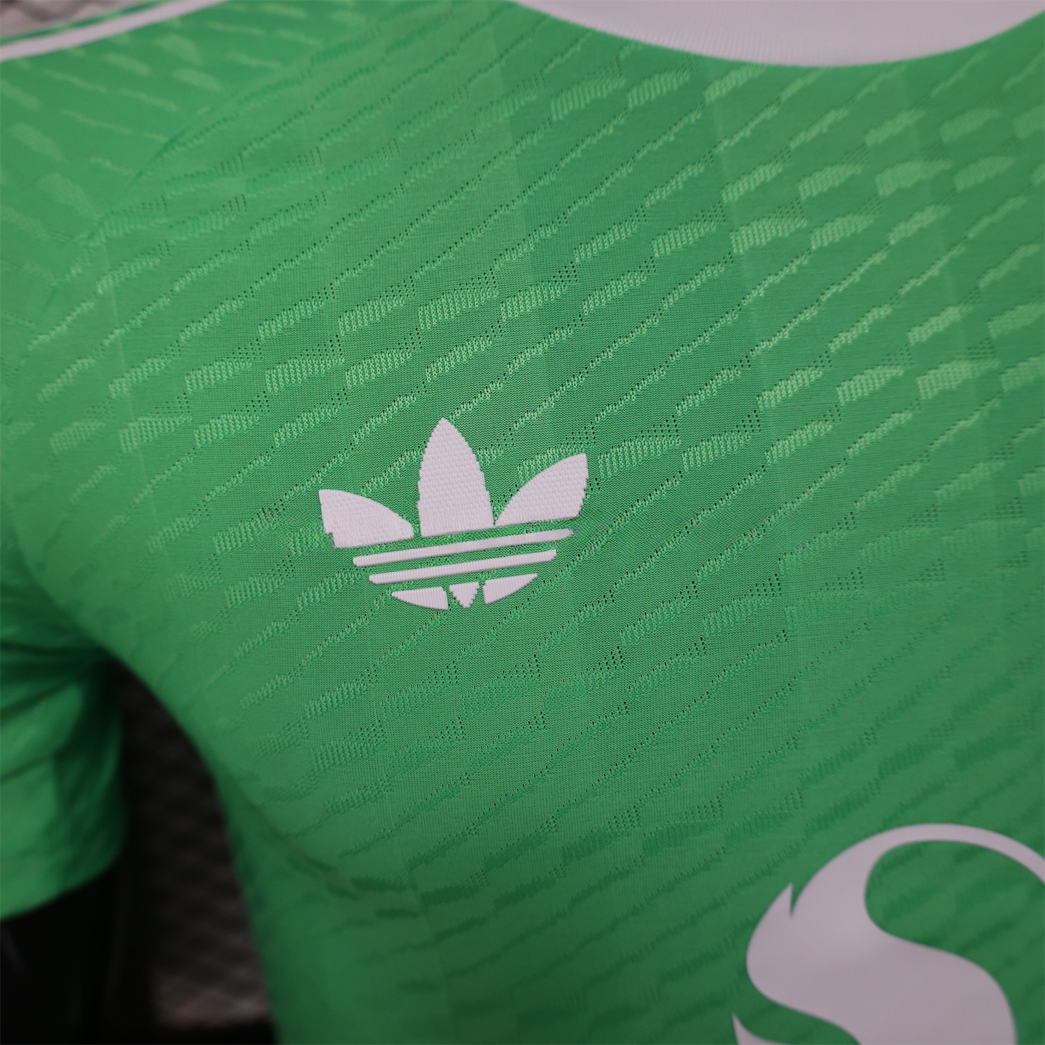 Manchester United 25-26 Trefoil Green Goalkeeper Jersey - Player Version - UnitedFutballJersey