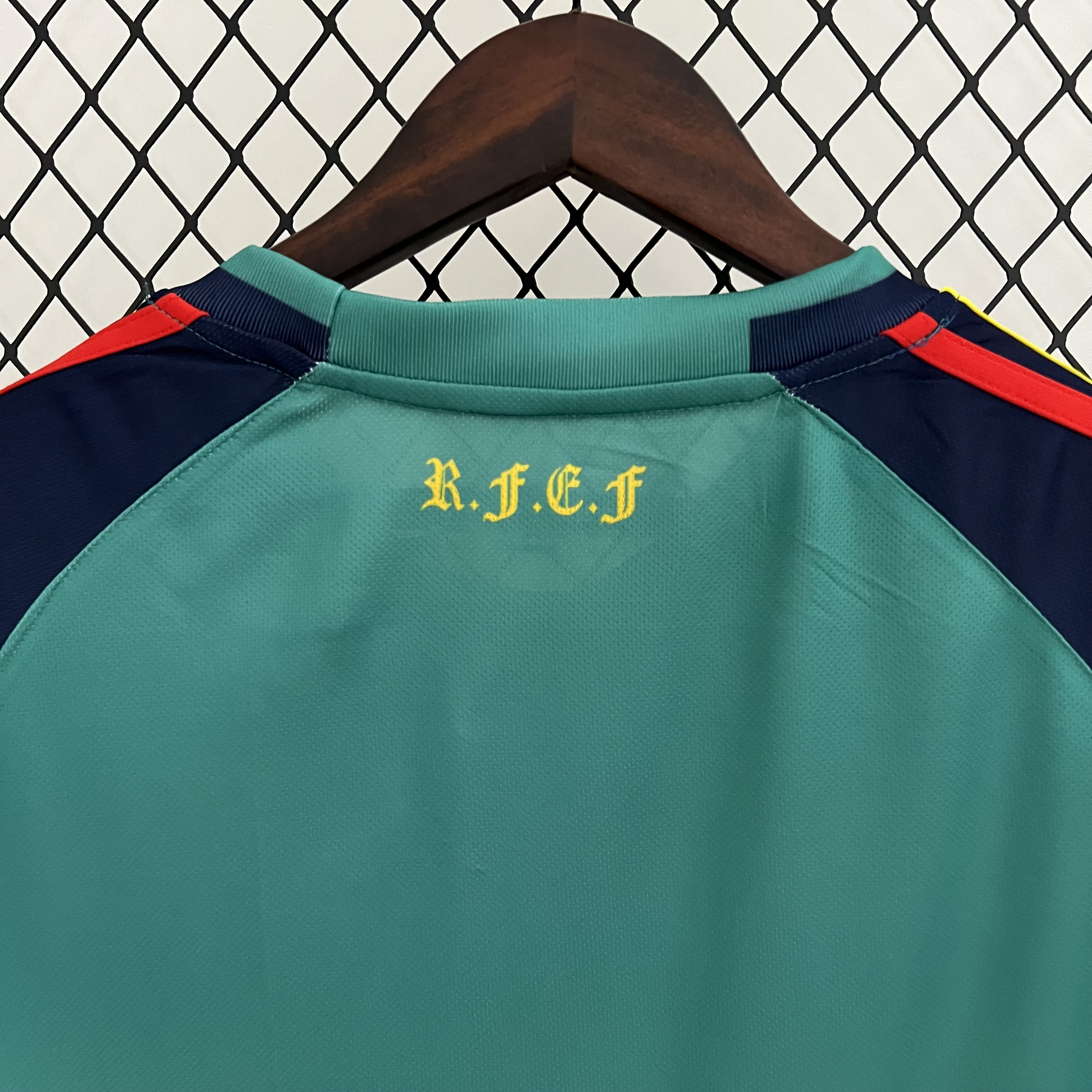 Retro Spain 2010 Green Goalkeeper Jersey - UnitedFutballJersey