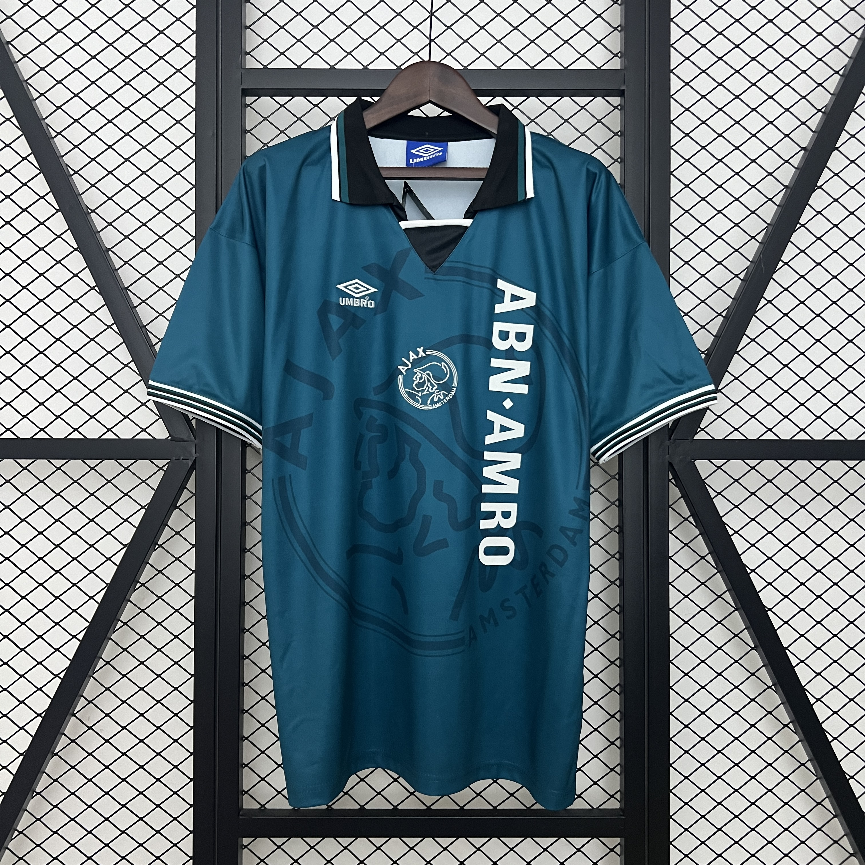 Retro Ajax 1995-96 Away Jersey - UnitedFutballJersey