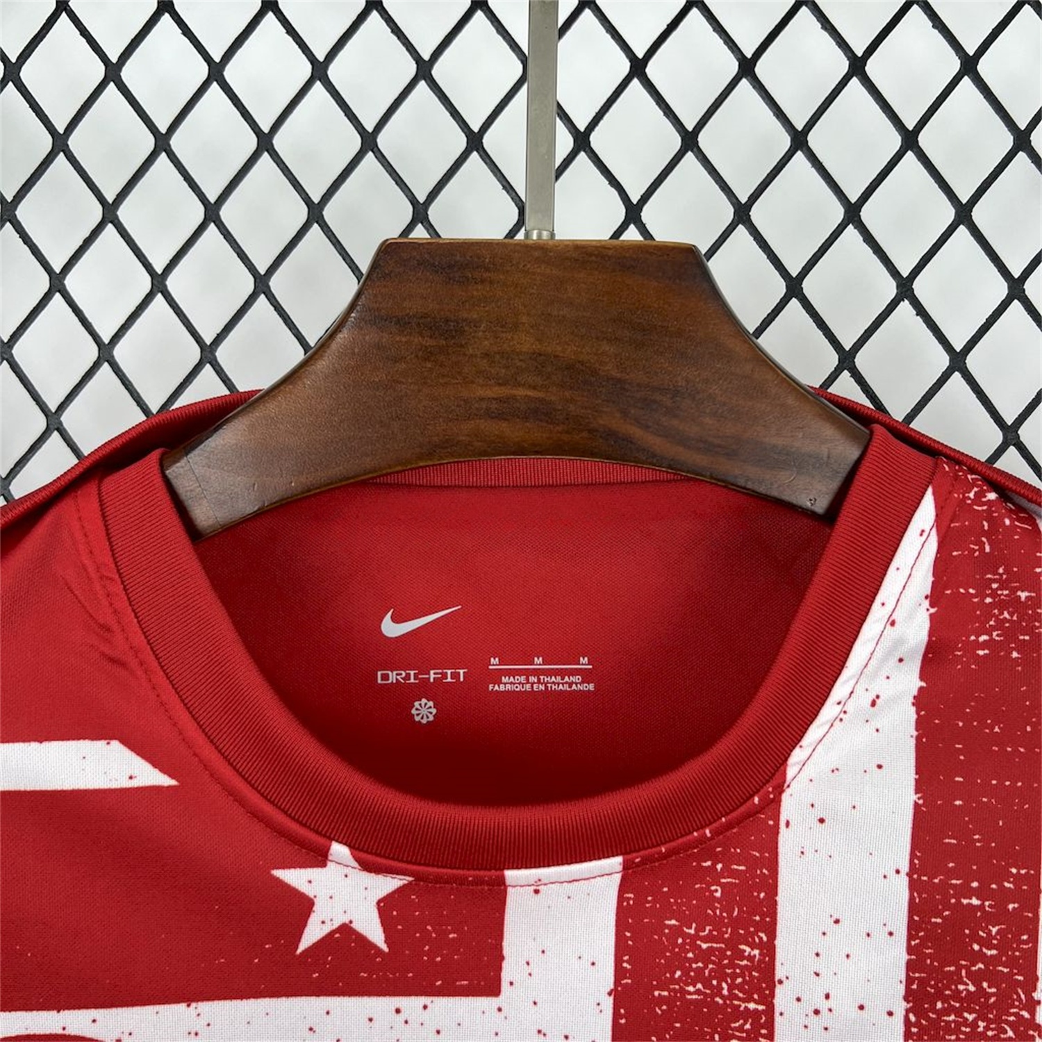 Atletico Madrid 25-26 Red White Stripes Pre-Match Training Long Sleeves Jersey - Fans Version - UnitedFutballJersey