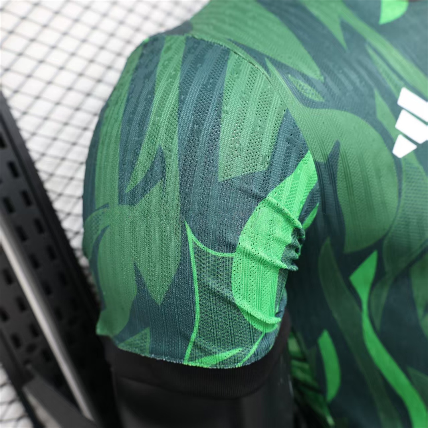 Liver.pool 25-26 Green Dragon and Fire Special Jersey - Player Version - UnitedFutballJersey