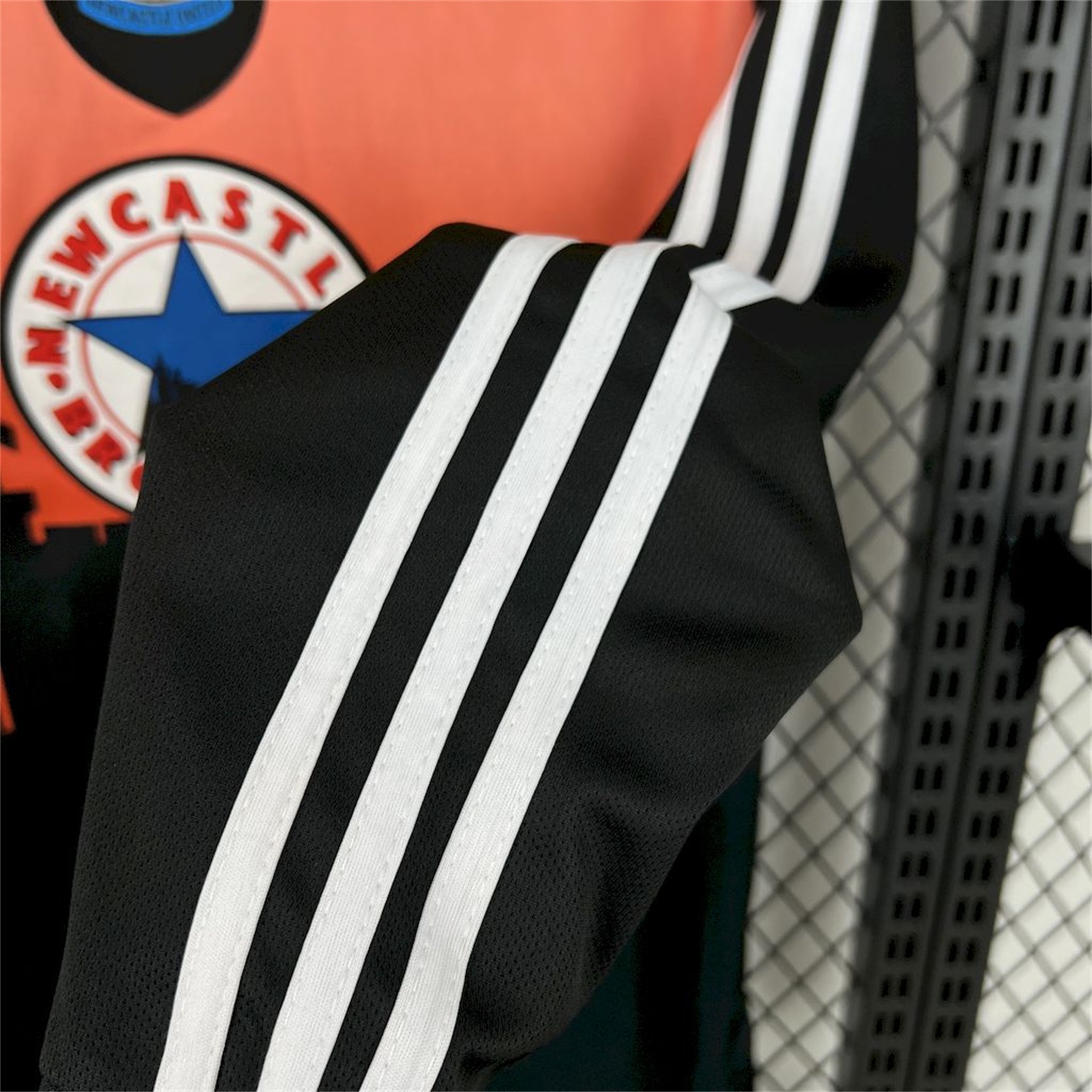 Retro Newcastle United 1996-97 Long Sleeves Goalkeeper Jersey - UnitedFutballJersey