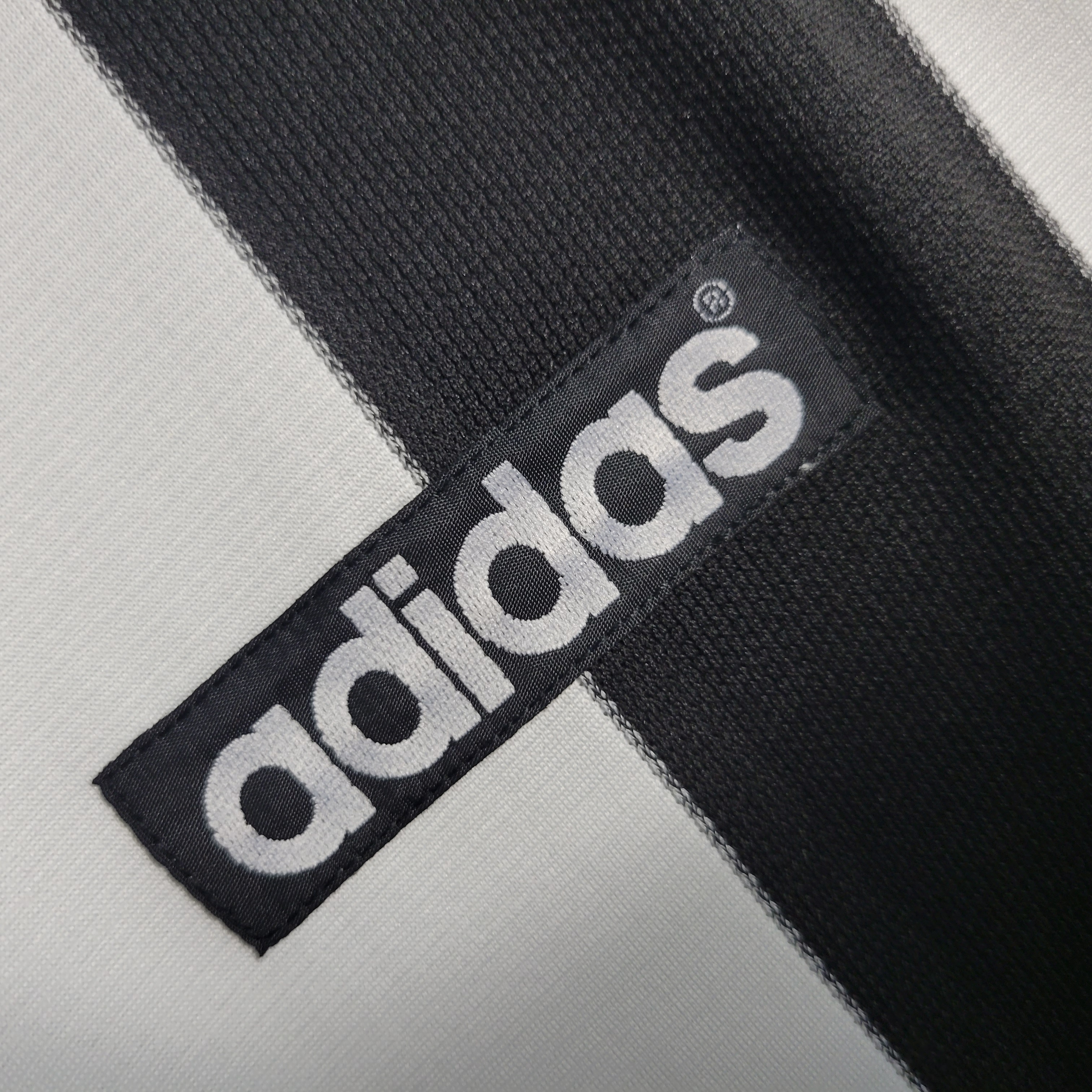 Retro Newcastle United 1997-99 Home Stadium Jersey - UnitedFutballJersey