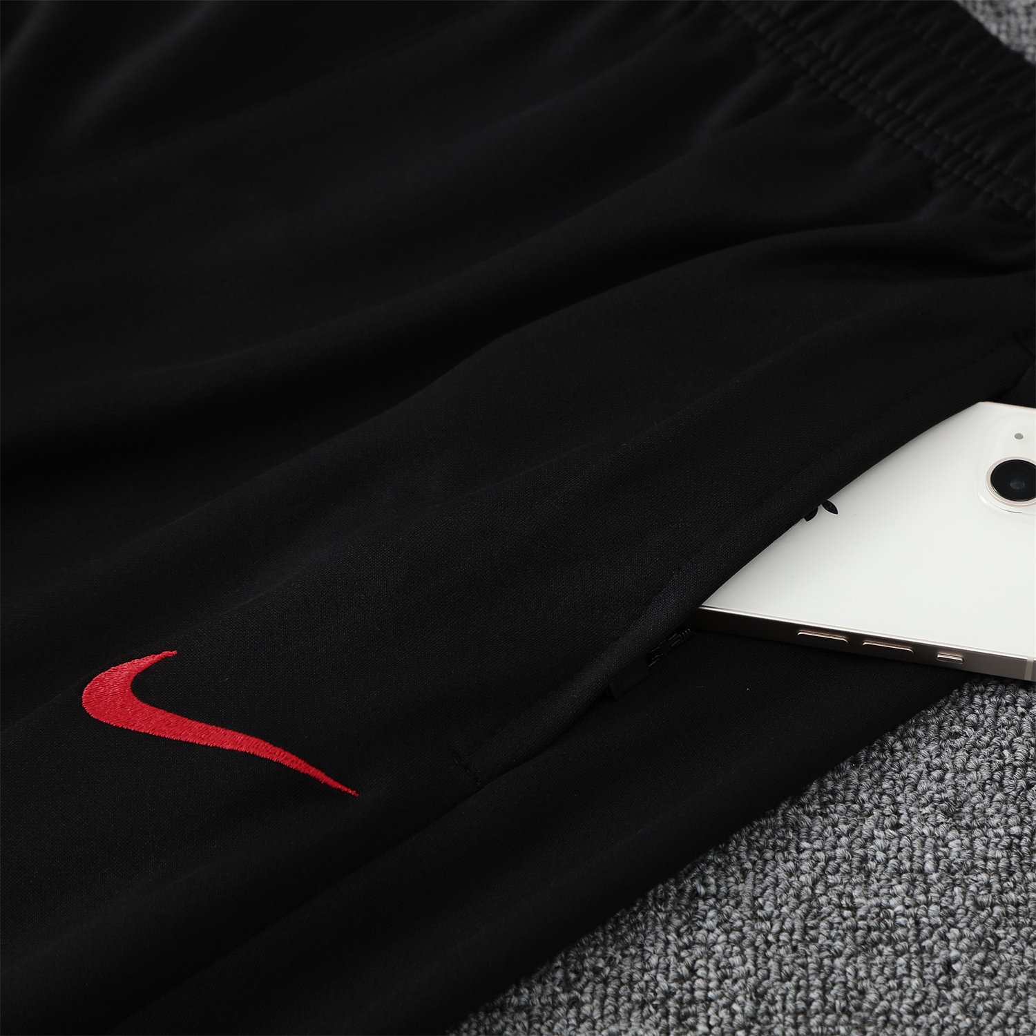 Liver.pool 25-26 POLO Short-Sleeve Training Set - Red Top and Black Pants - UnitedFutballJersey