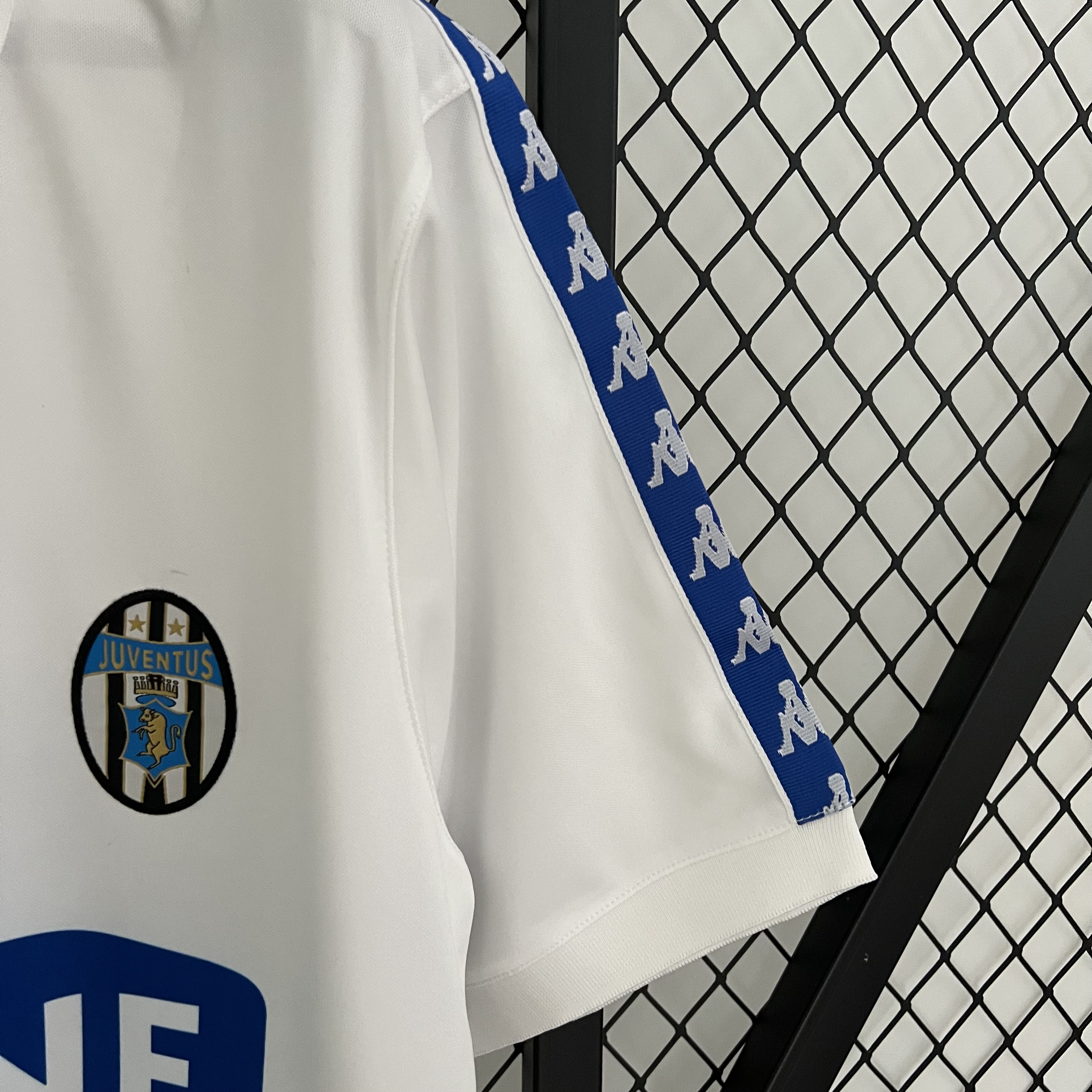 Retro Juventus 1990-92 White Training Jersey - UnitedFutballJersey