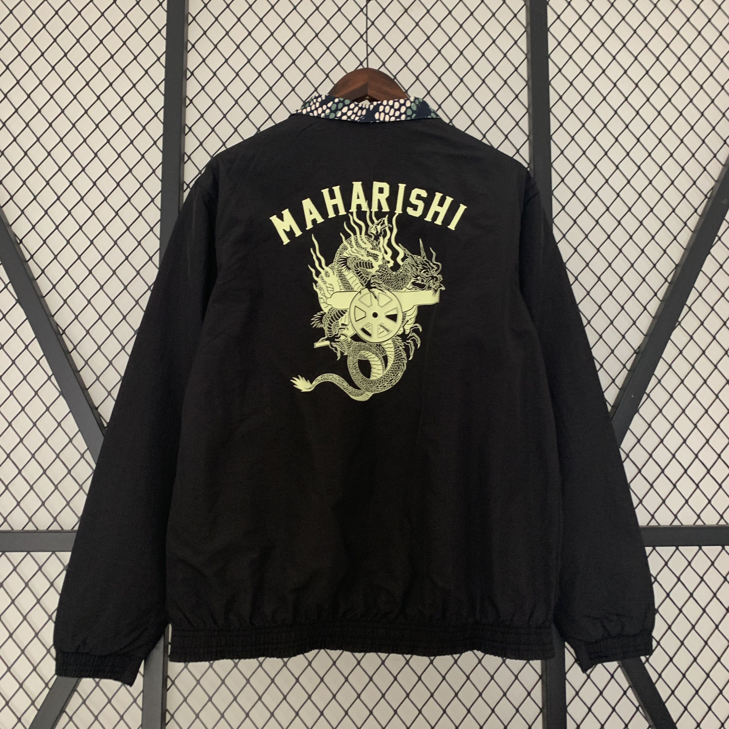 Arsenal x M.A.H.A R.I.S.H.I Limited Edition 23-24 Player Reversible Windbreaker - UnitedFutballJersey
