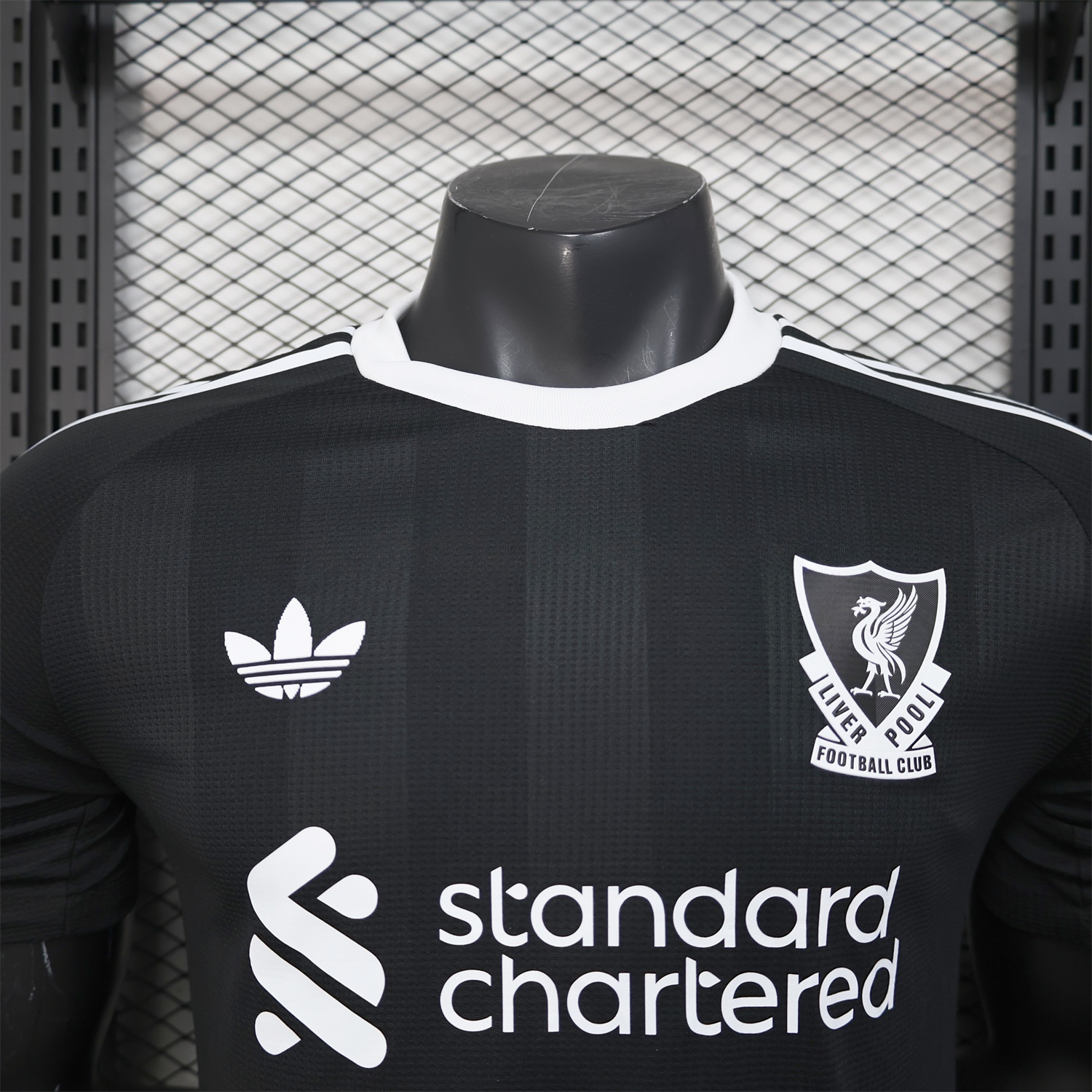Liver.pool 25-26 Black Trefoil Goalkeeper Jersey - Player Version - UnitedFutballJersey