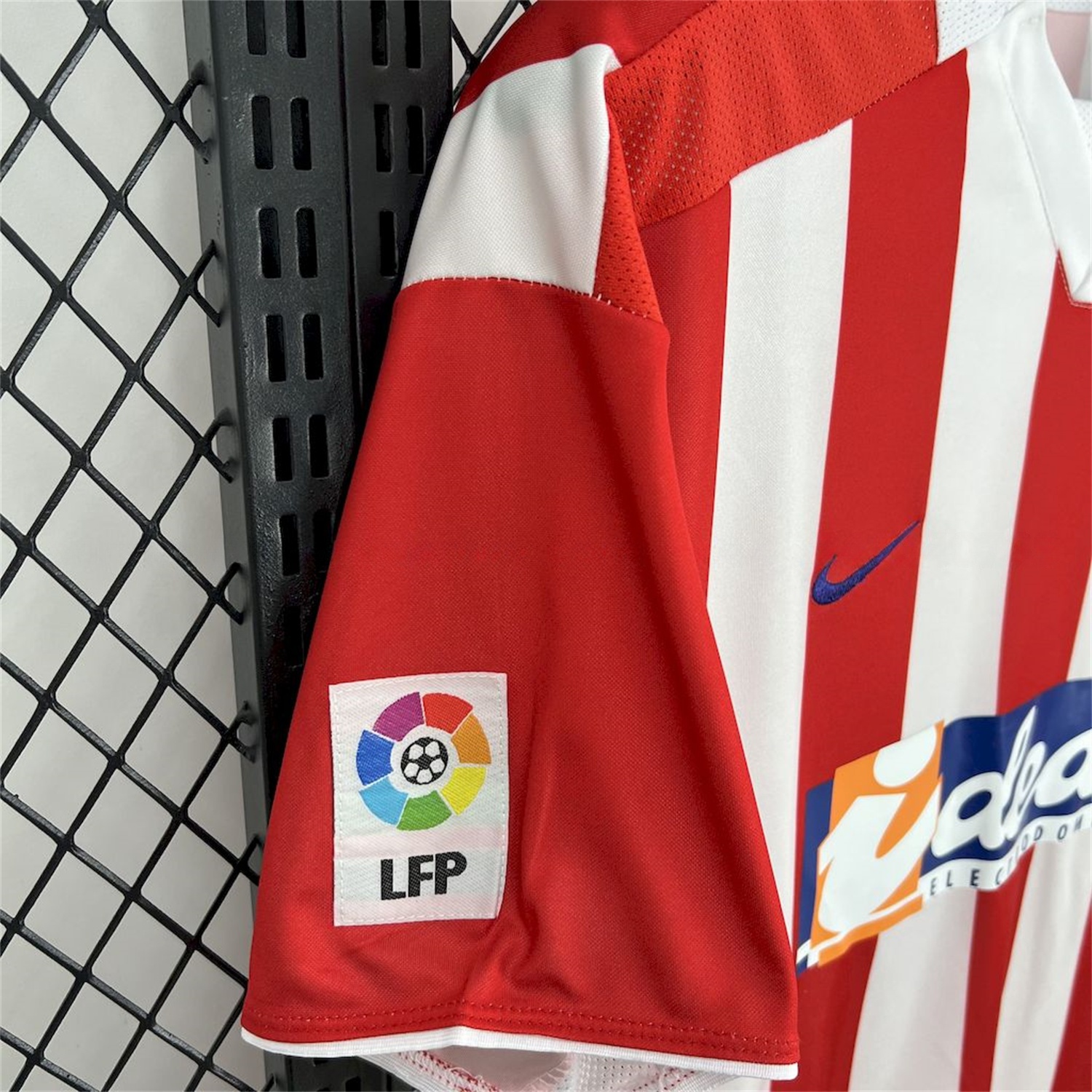 Retro Atletico Madrid 2002-03 Home Jersey - UnitedFutballJersey