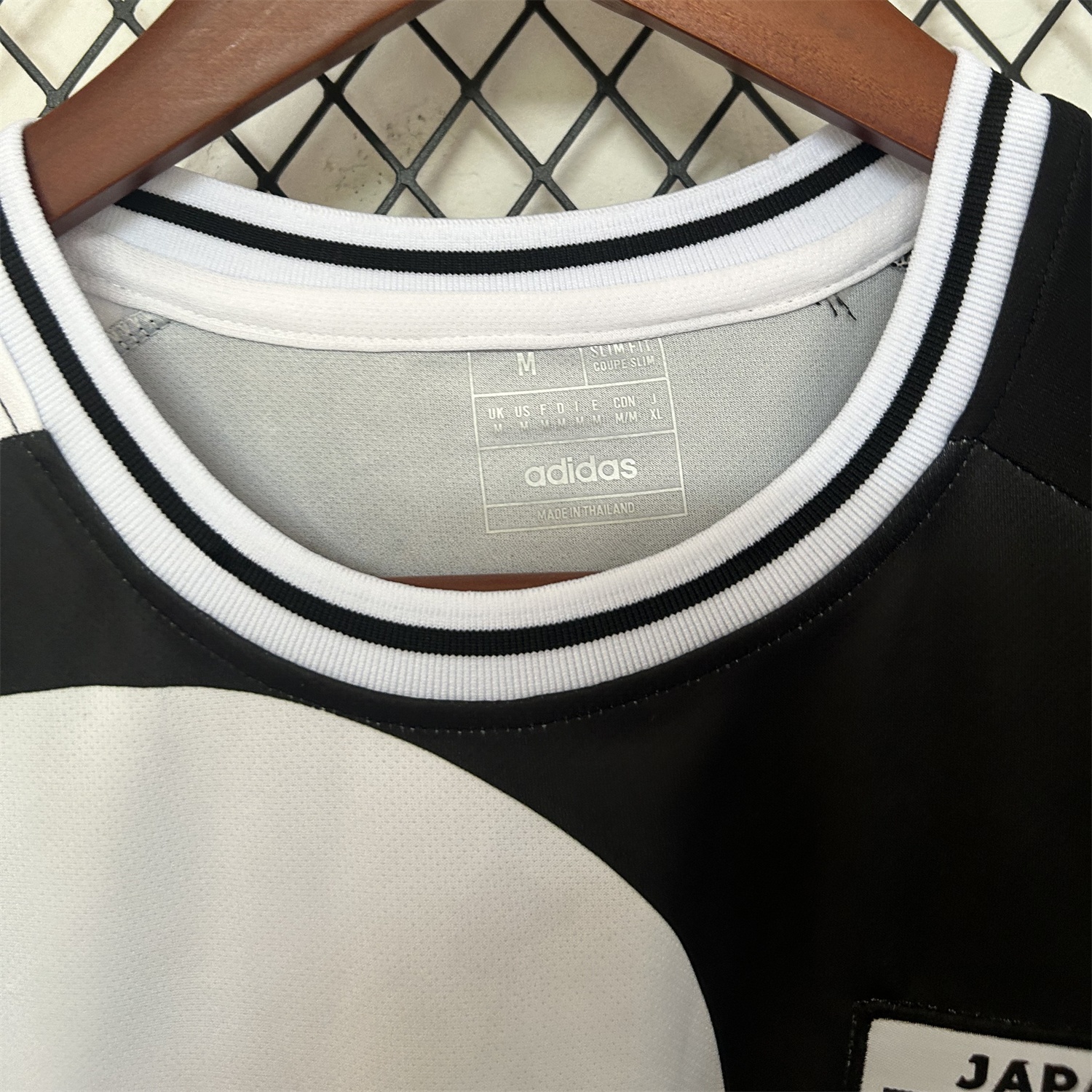 Japan 25-26 Tree Half Black And Half White Special Jersey - Fans Version - UnitedFutballJersey