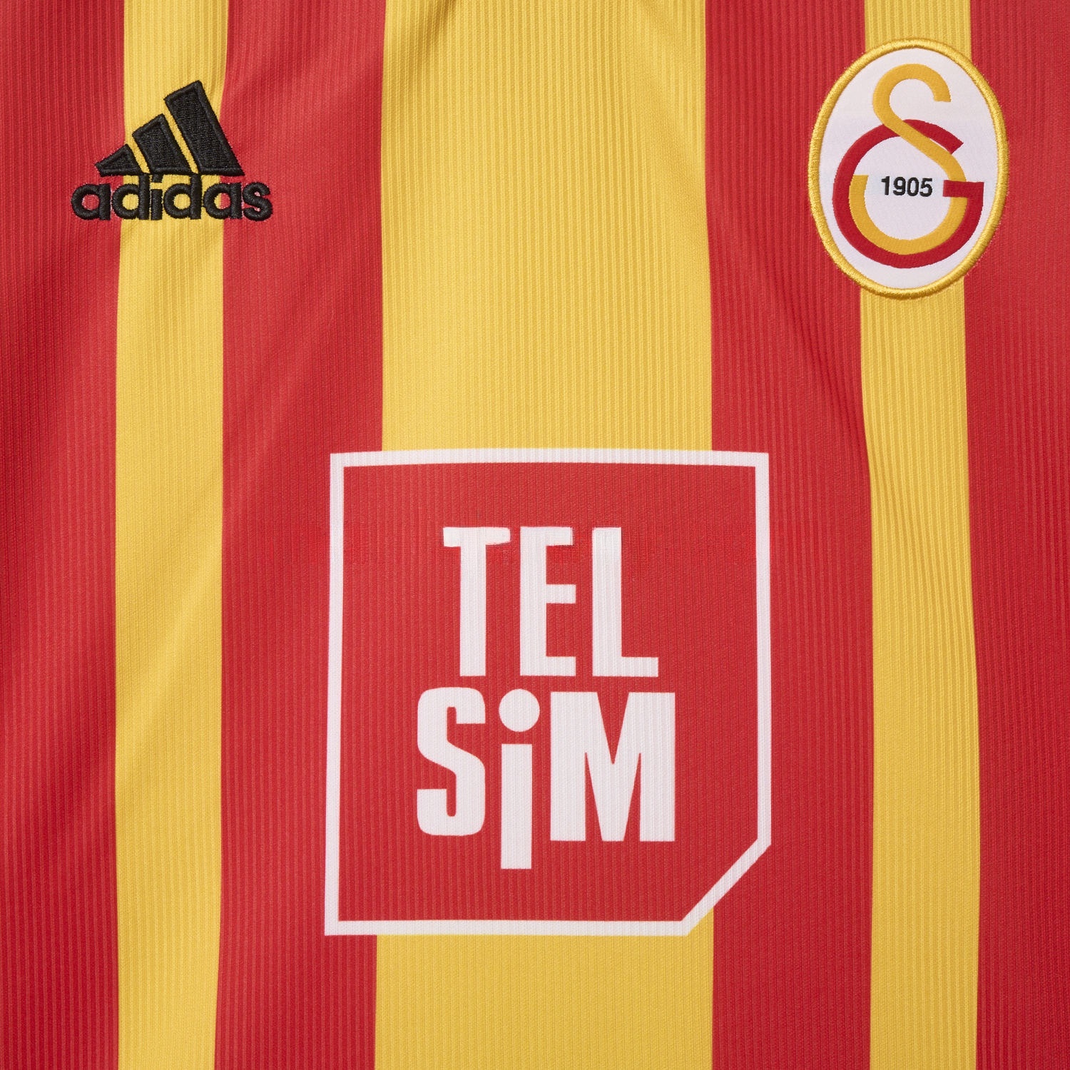 Retro Galatasaray 2000-01 Home Jersey - UnitedFutballJersey