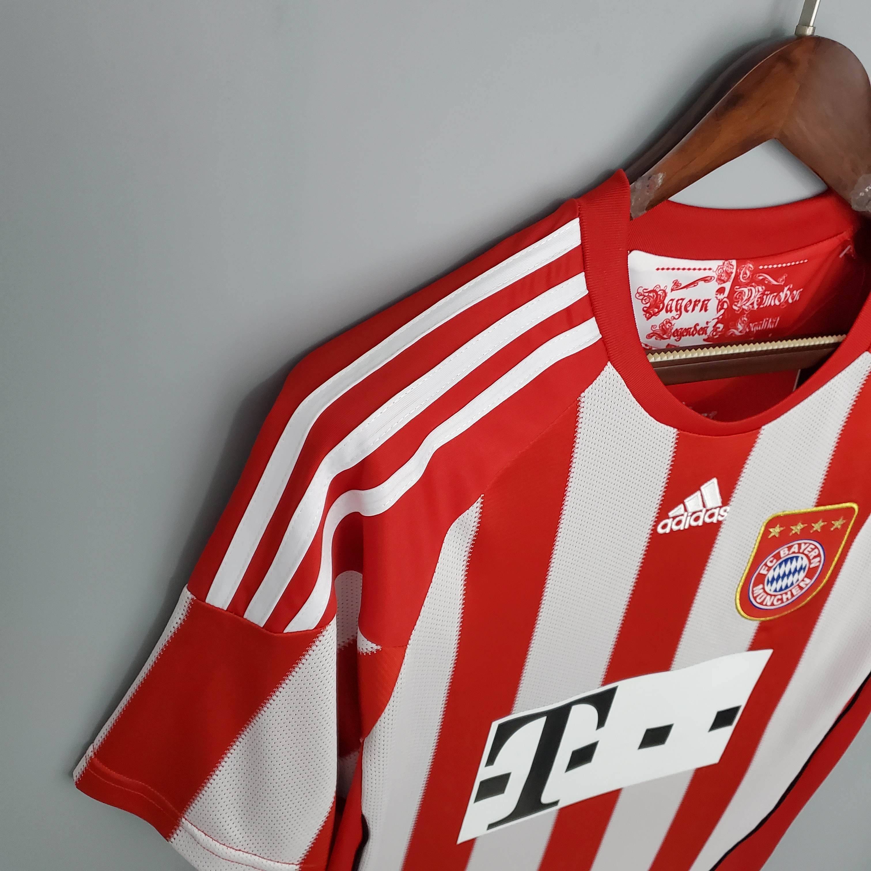 Retro Bayern Munich 10-11 Home Stadium Jersey - UnitedFutballJersey