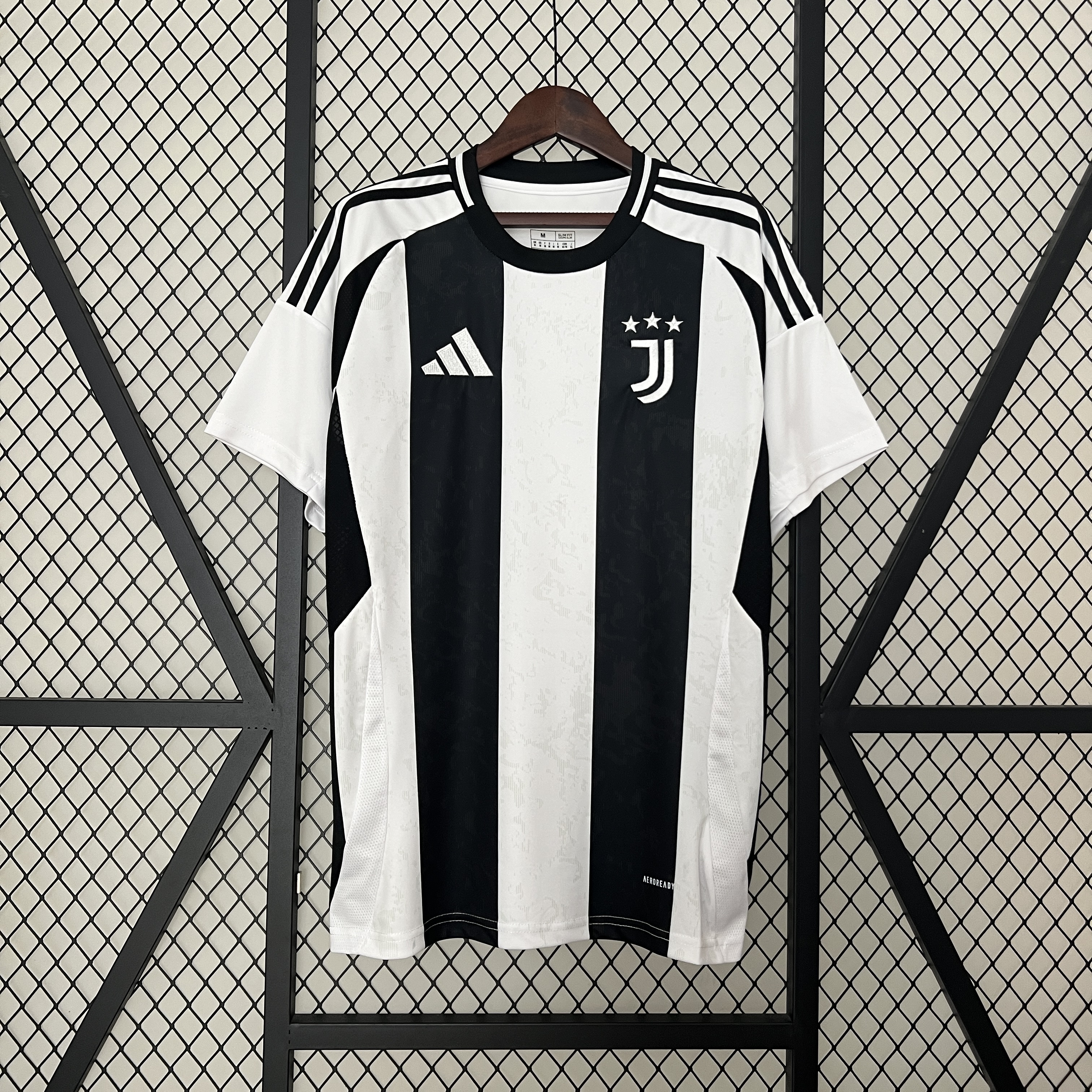 Juventus 24-25 Home Stadium Jersey - Fans Version - UnitedFutballJersey