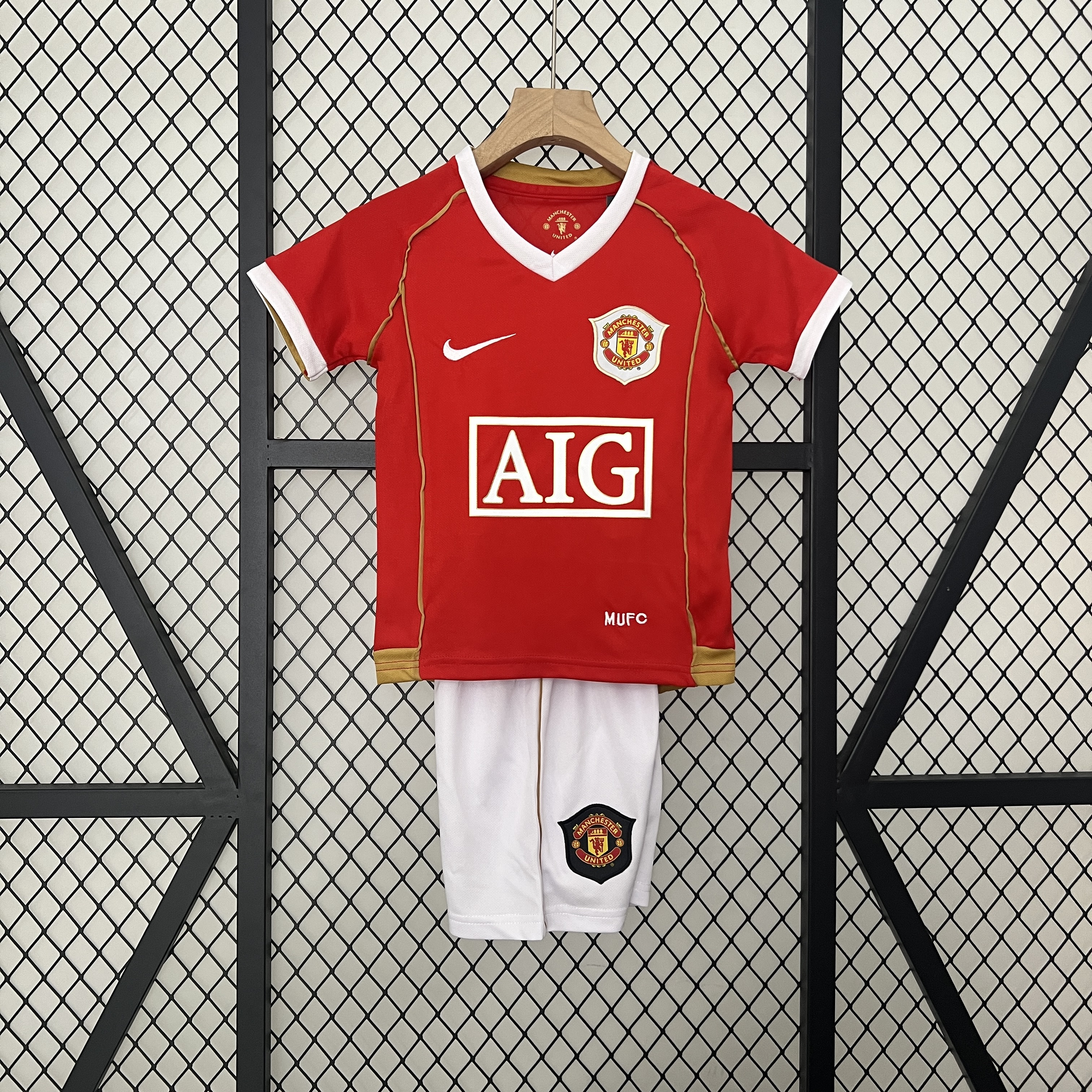 Retro Manchester United 2006-07 Home Stadium Kids Kit - UnitedFutballJersey
