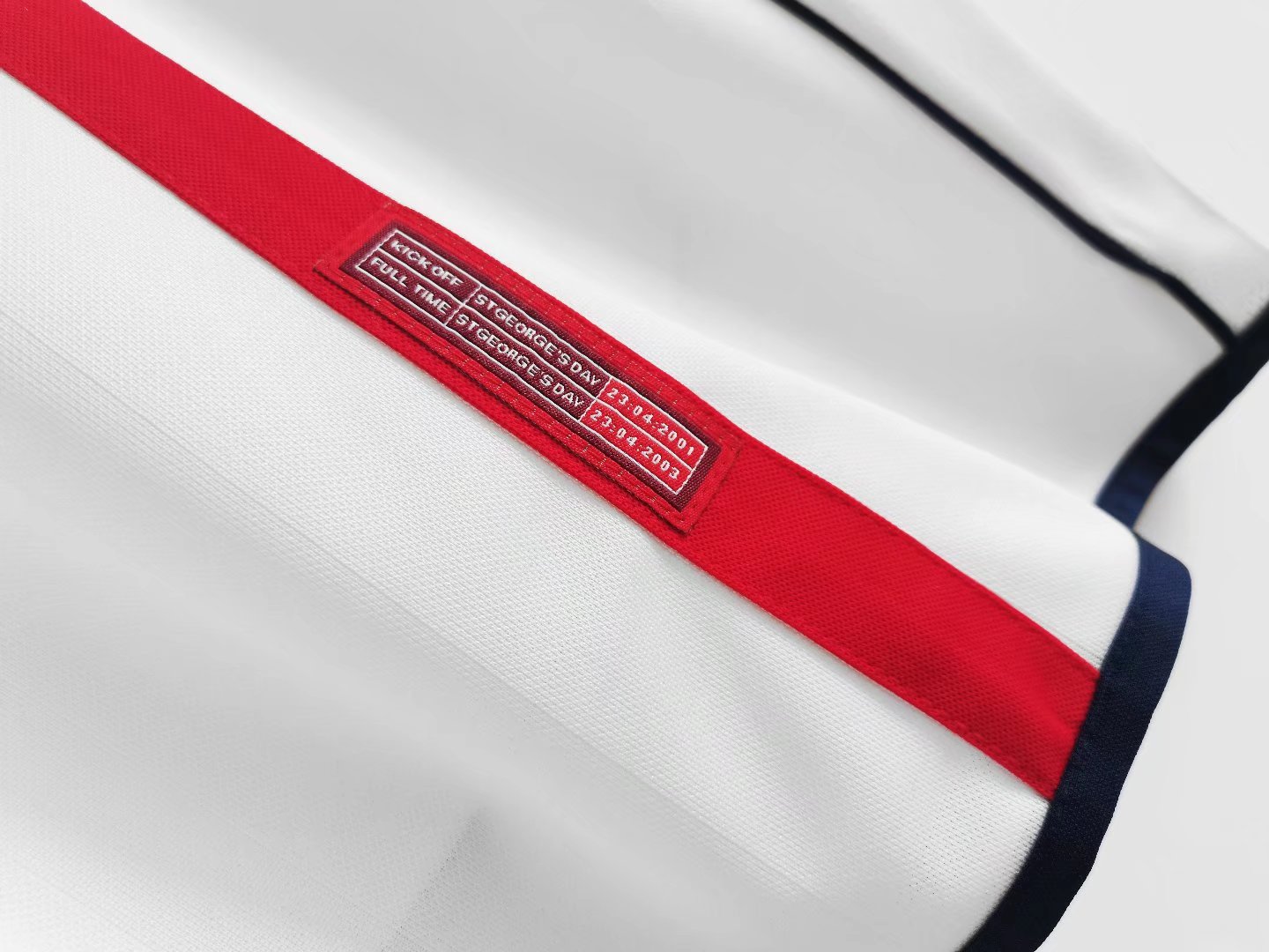 Retro England 2002 Home Stadium Jersey - UnitedFutballJersey