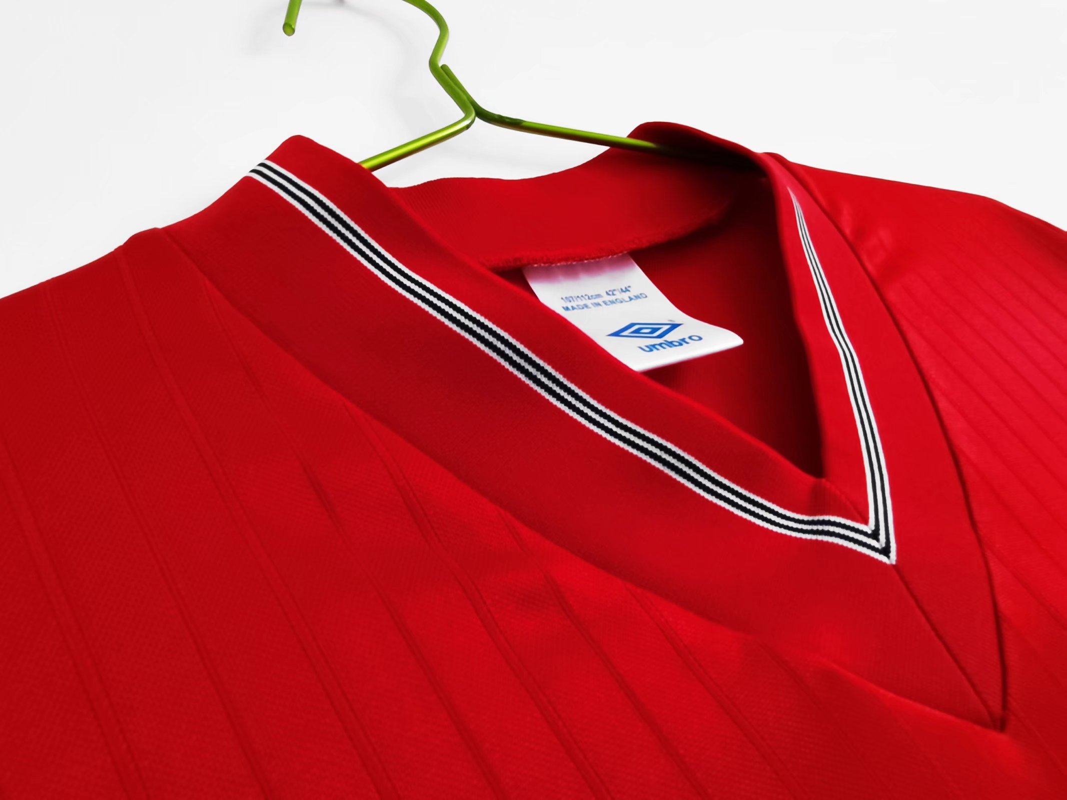 Retro England 1984-87 Away Stadium Jersey - UnitedFutballJersey