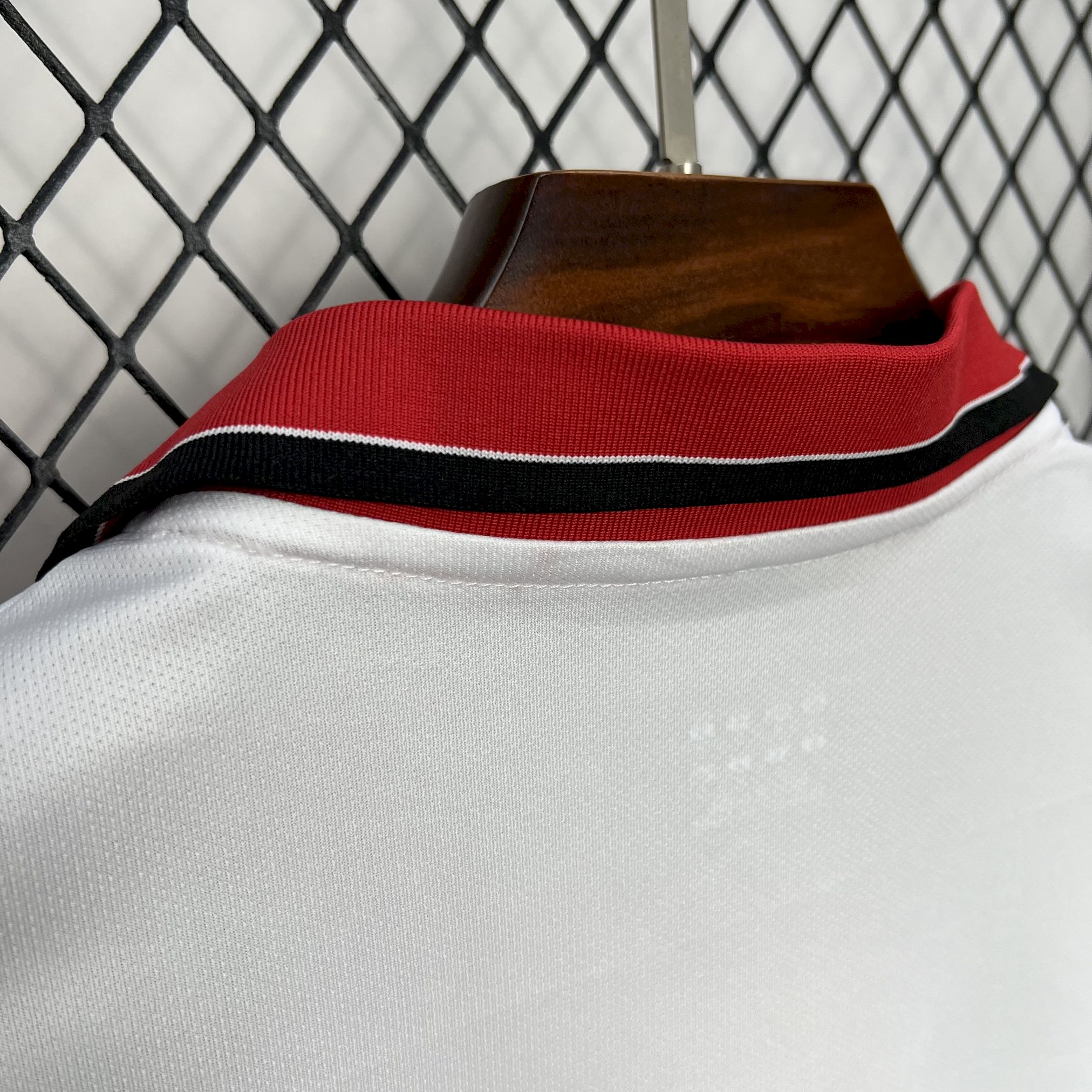 Retro Rayo Vallecano 2001-02 Home Jersey - UnitedFutballJersey